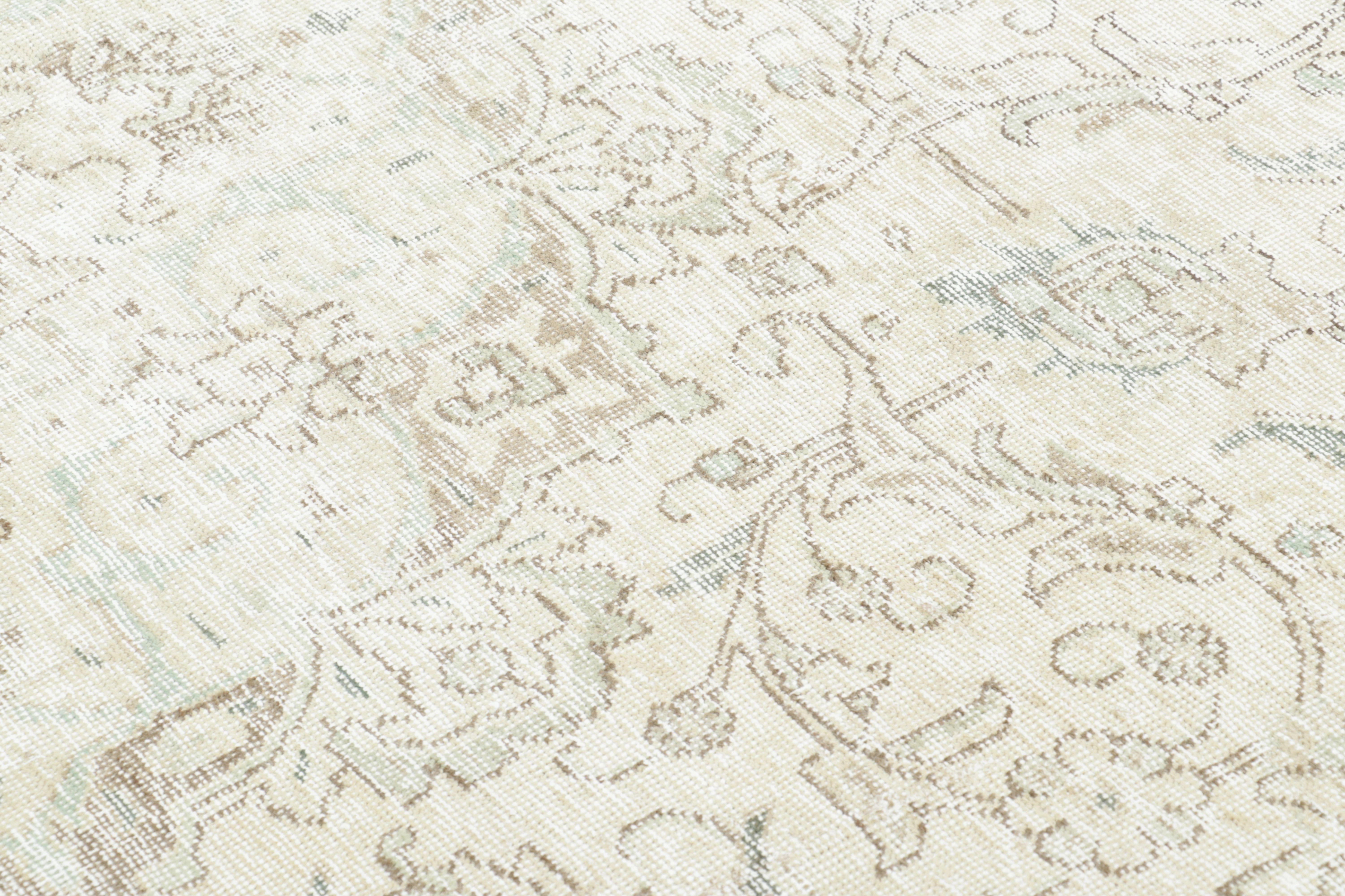 Perse Tapis persan vintage Tabriz, motif fantôme en ivoire et taupe pâle & Kilim en vente