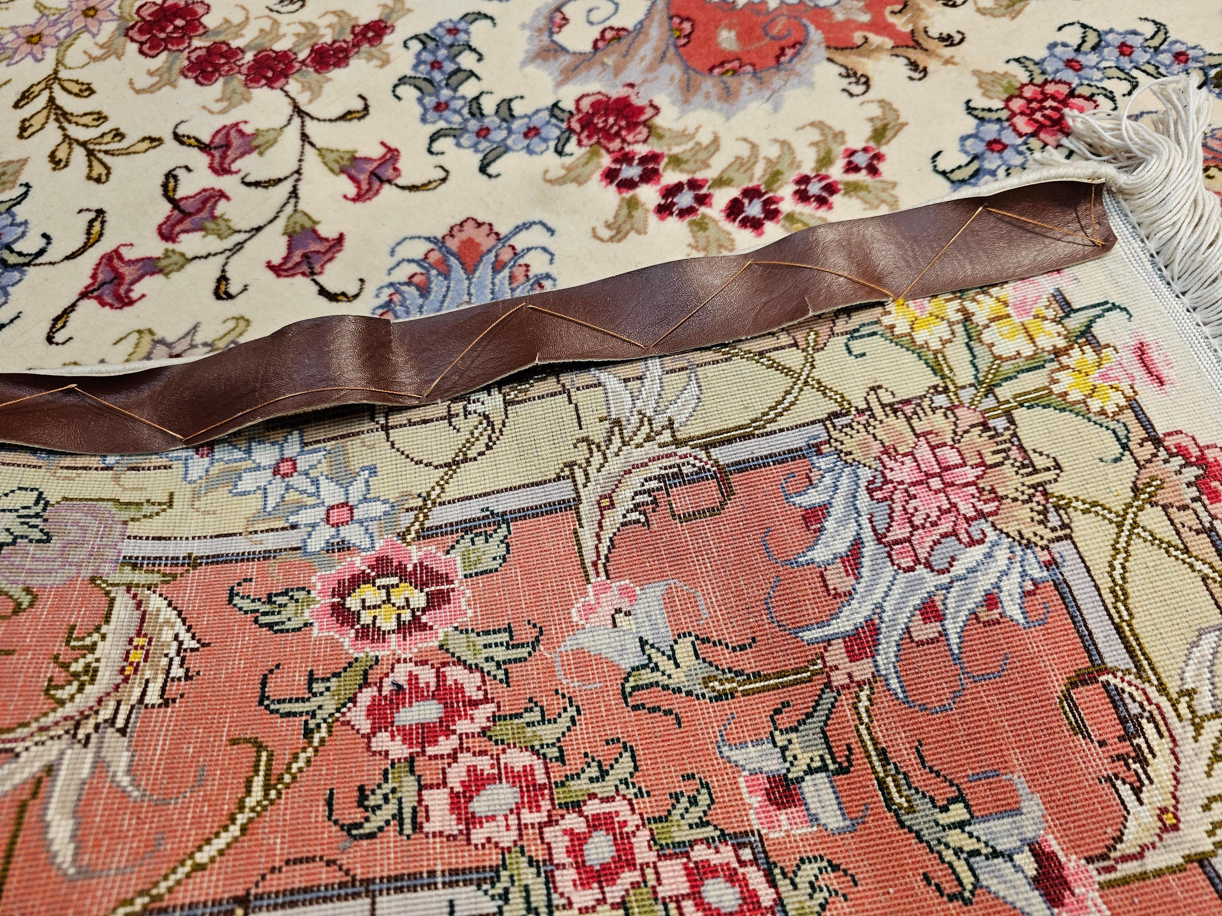 Persischer Täbris-Teppich mit Blumenmuster in Elfenbein, Lachs, Taupe und Blau im Angebot 11