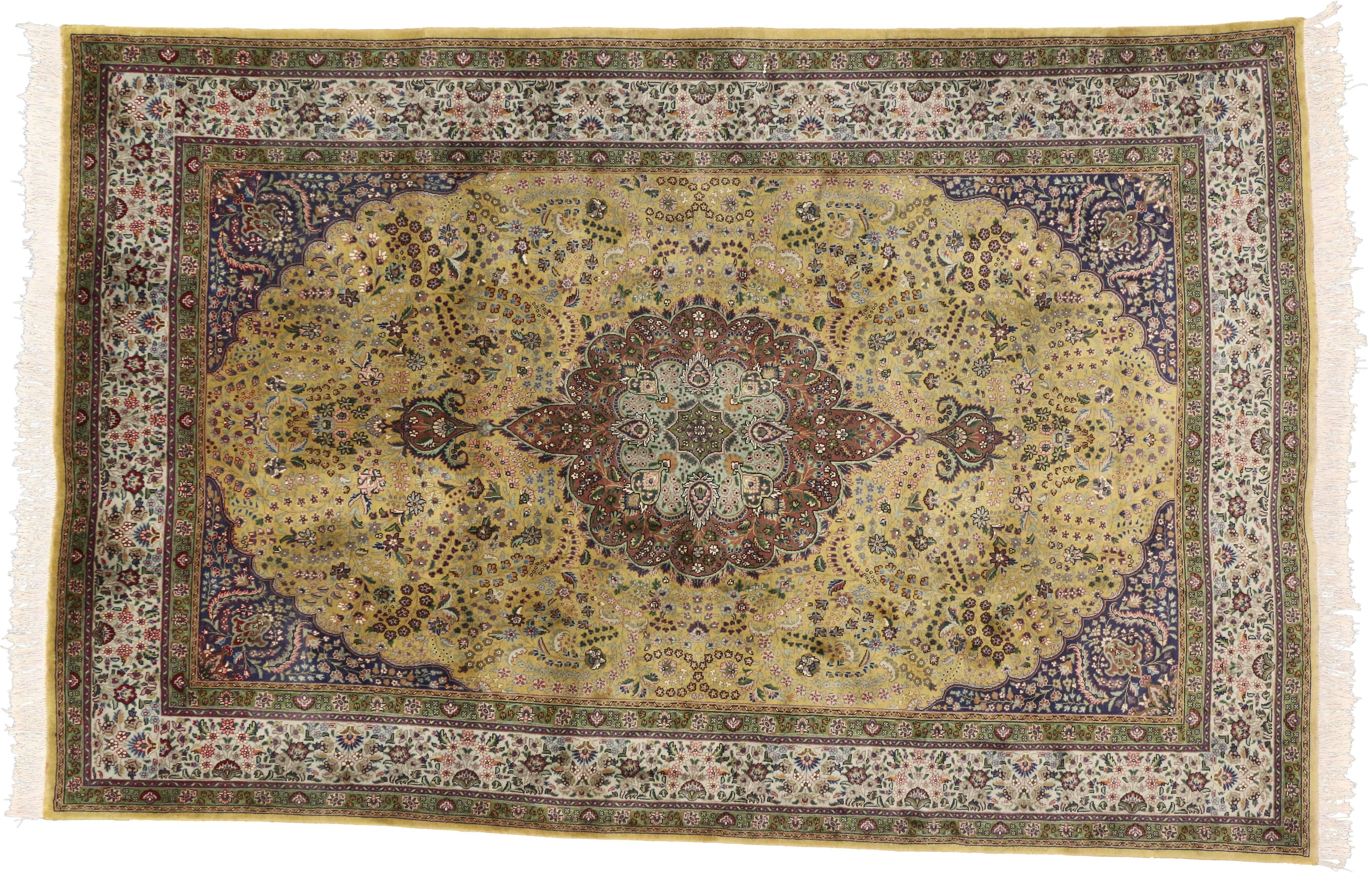 Annodato a mano Tappeto persiano d'epoca Tabriz con stile Arabesque Art Nouveau in vendita