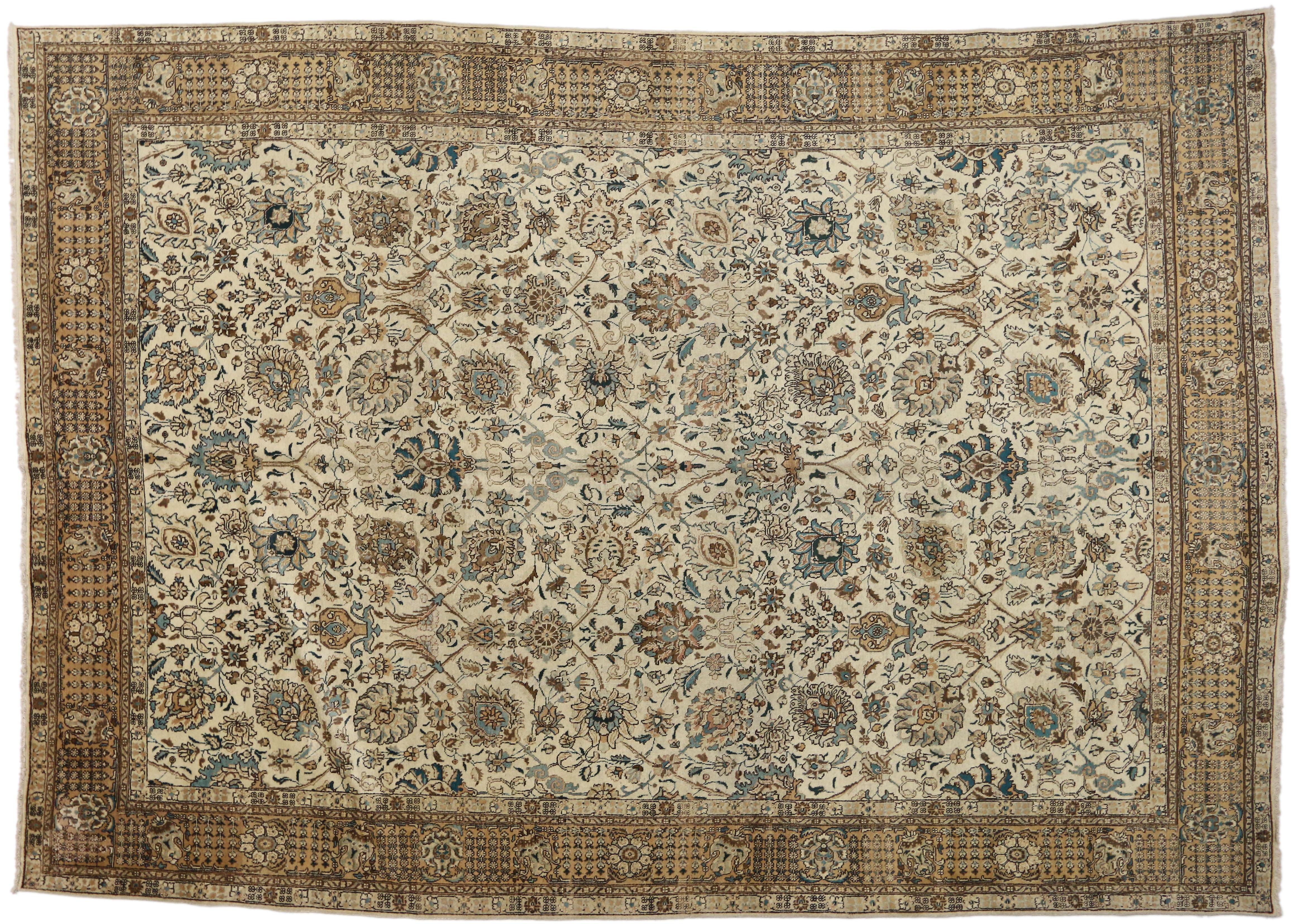 Tappeto persiano vintage Tabriz con stile neoclassico svedese gustaviano In condizioni deteriorate in vendita a Dallas, TX