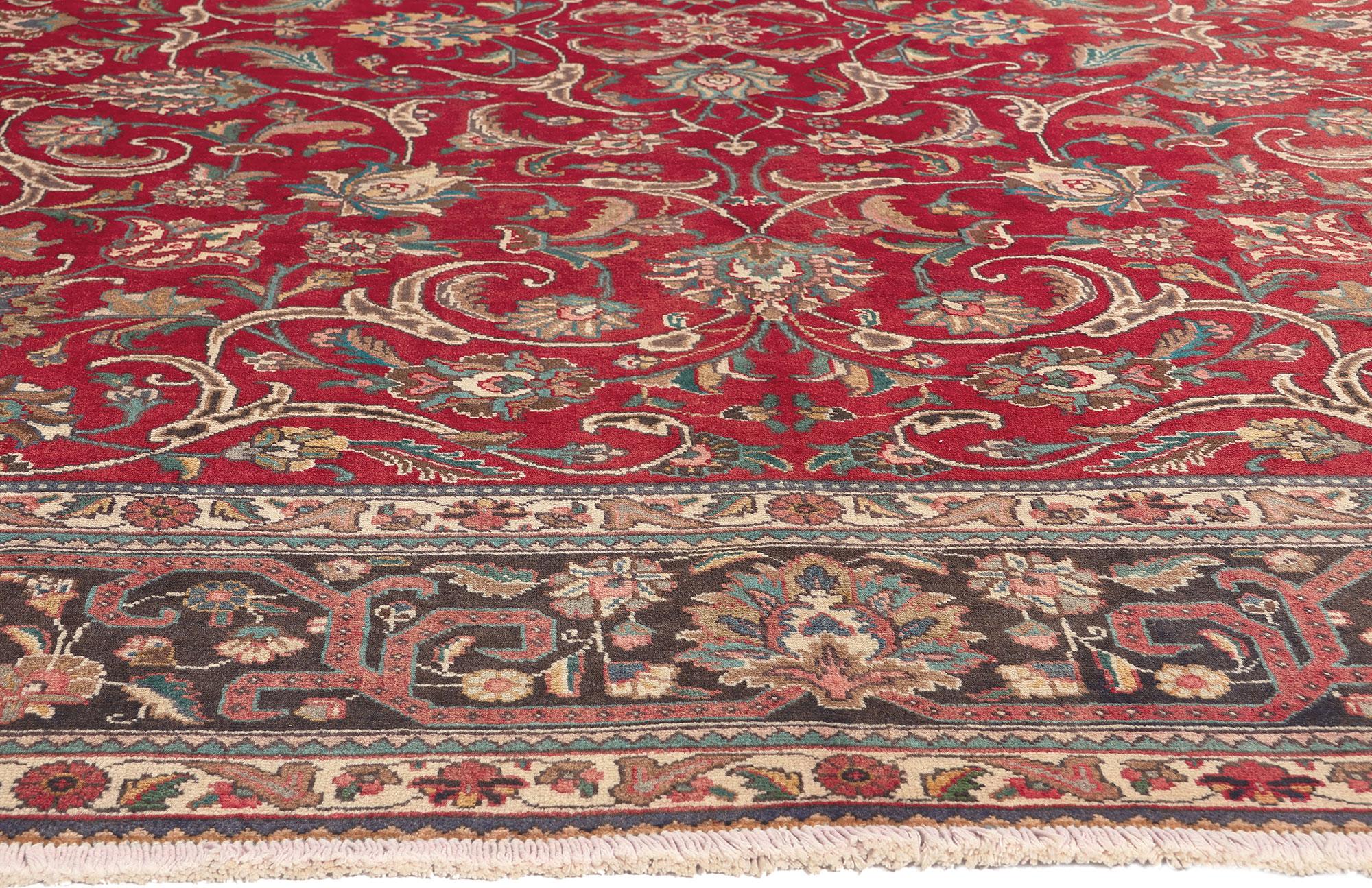 Vintage Persian Tabriz Rug, Classic Elegance Meets Timeless Beauty In Good Condition For Sale In Dallas, TX