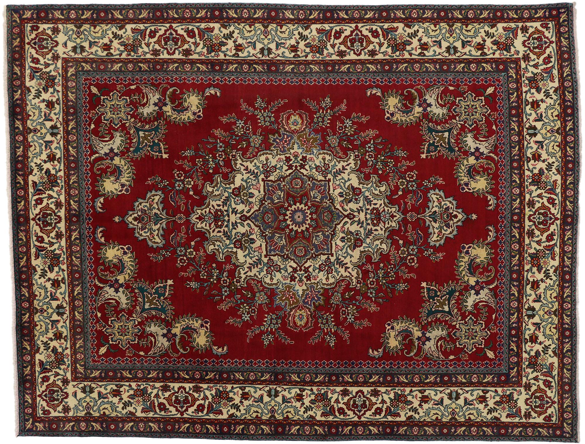 Vintage Persian Tabriz Area Rug with Traditional Colonial and Federal Style In Good Condition For Sale In Dallas, TX