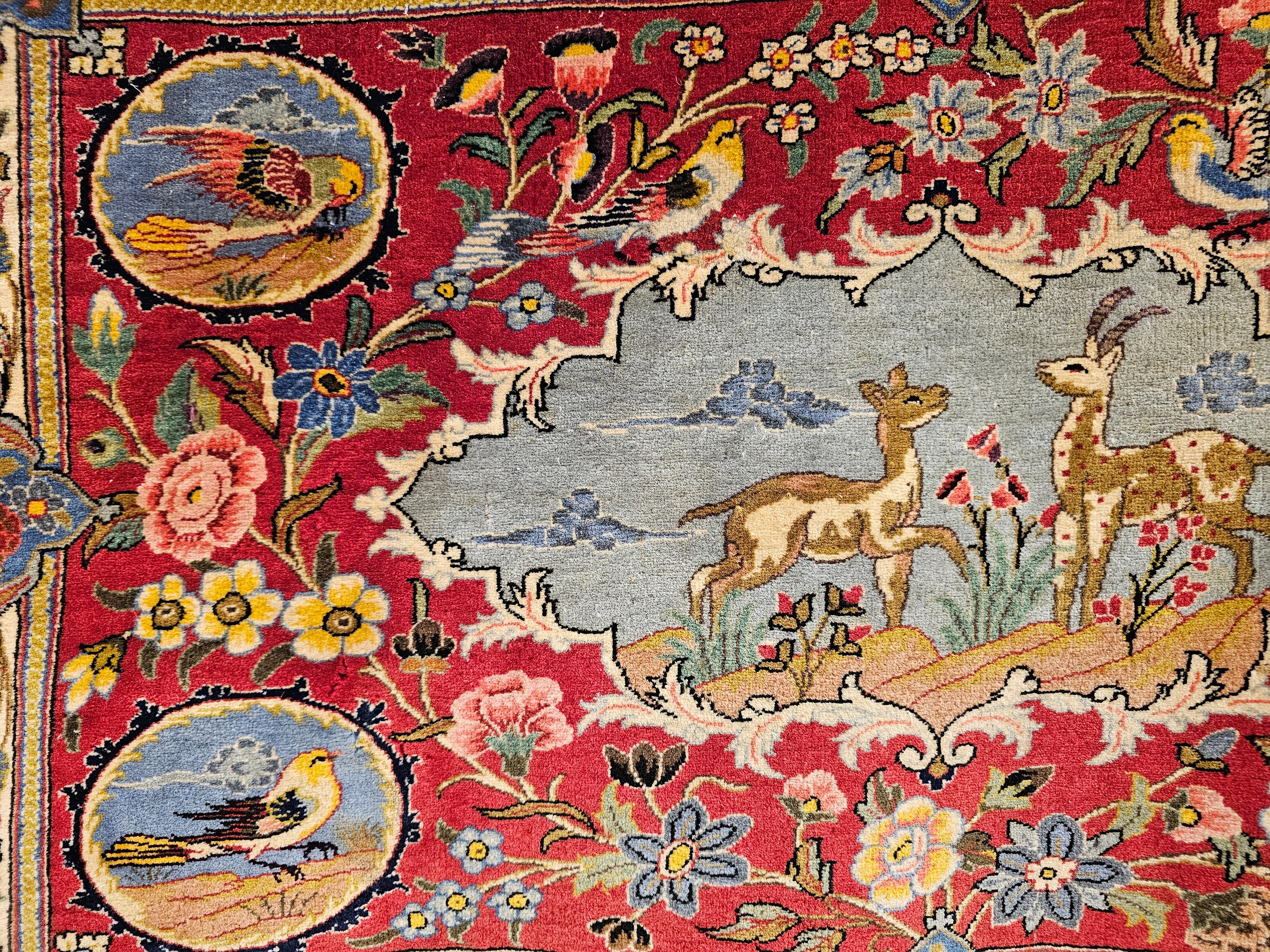 Tapis persan Tabriz vintage noué à la main représentant une scène de forêt et des animaux en vente 5