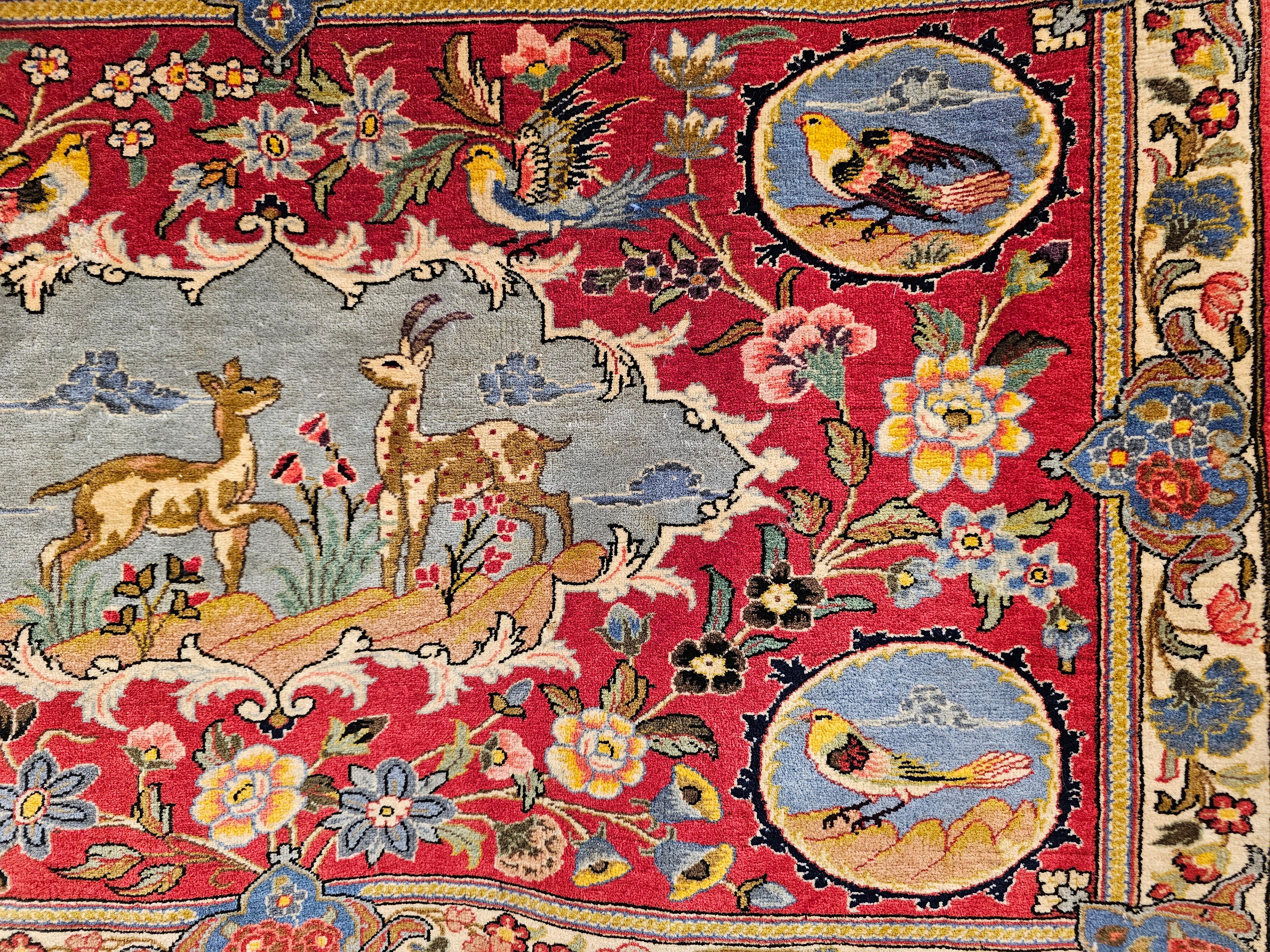Tapis persan Tabriz vintage noué à la main représentant une scène de forêt et des animaux en vente 6