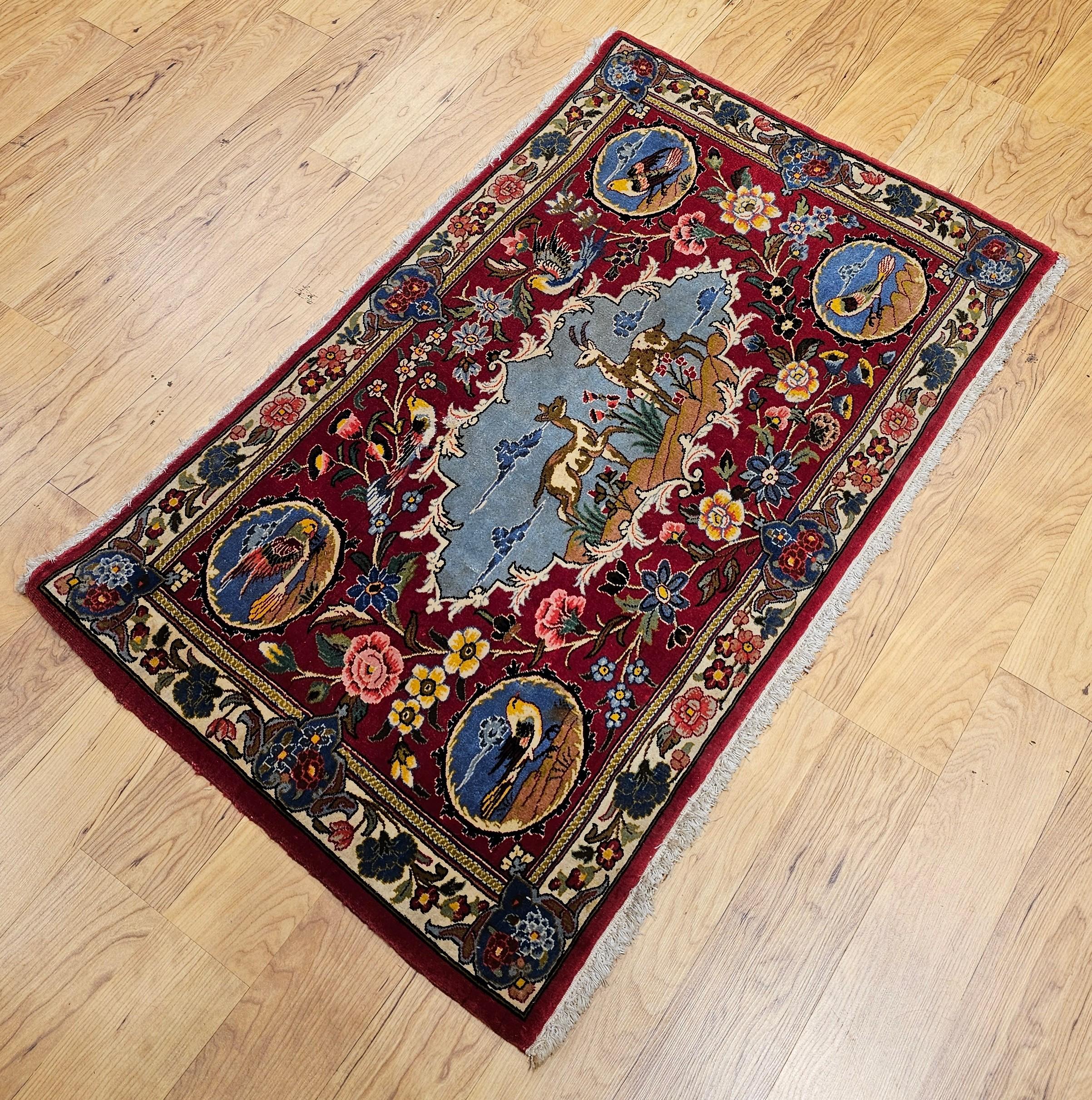 Tapis persan Tabriz vintage noué à la main représentant une scène de forêt et des animaux en vente 7