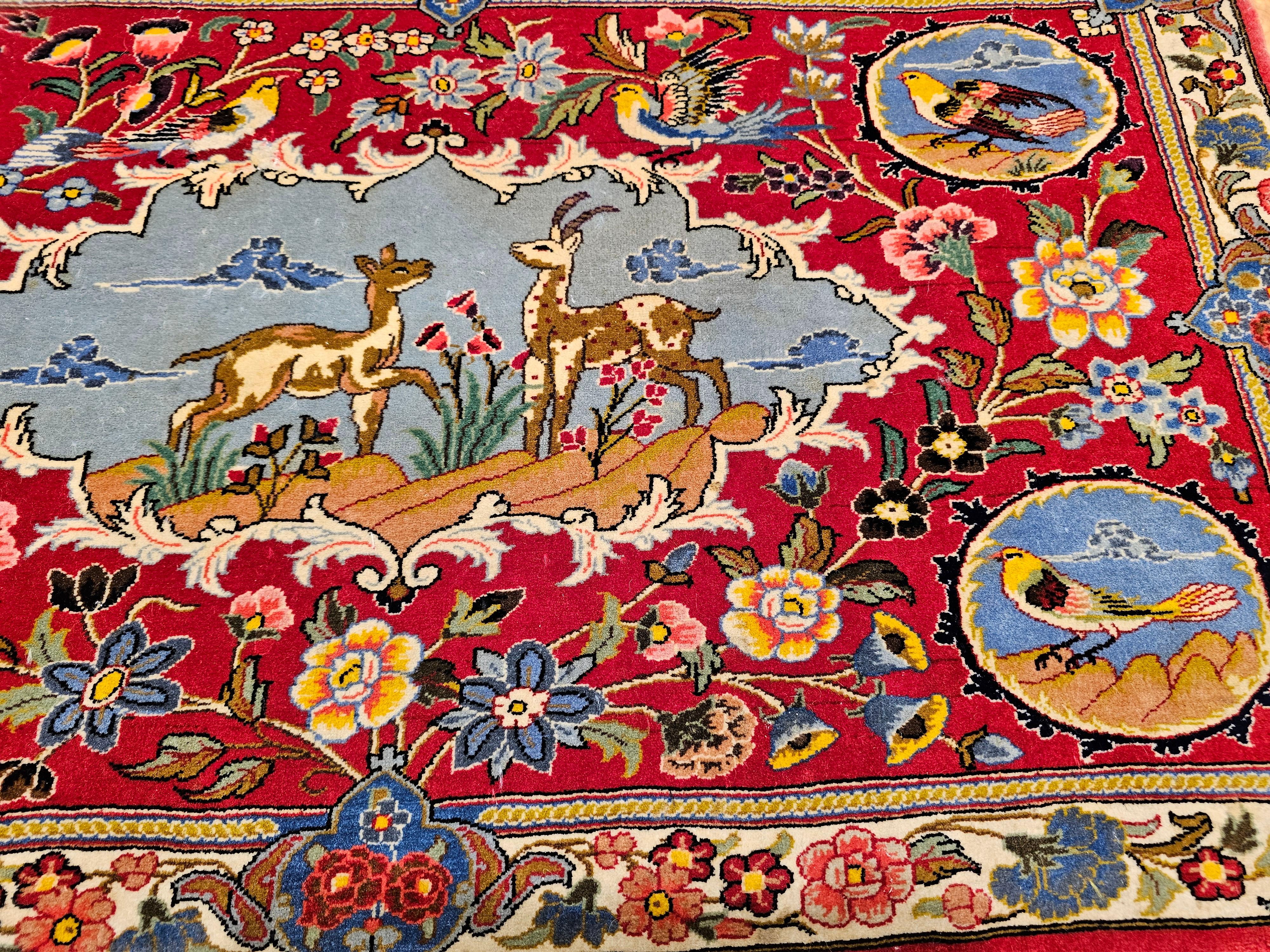 20ième siècle Tapis persan Tabriz vintage noué à la main représentant une scène de forêt et des animaux en vente
