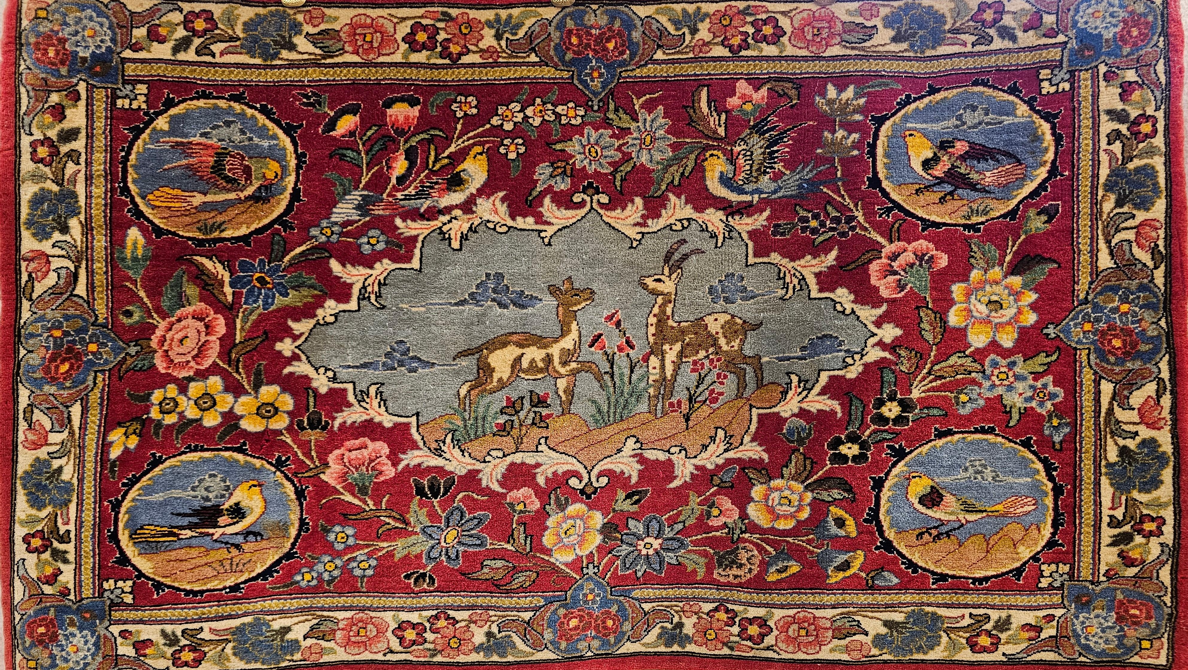 Tapis persan Tabriz vintage noué à la main représentant une scène de forêt et des animaux en vente 1