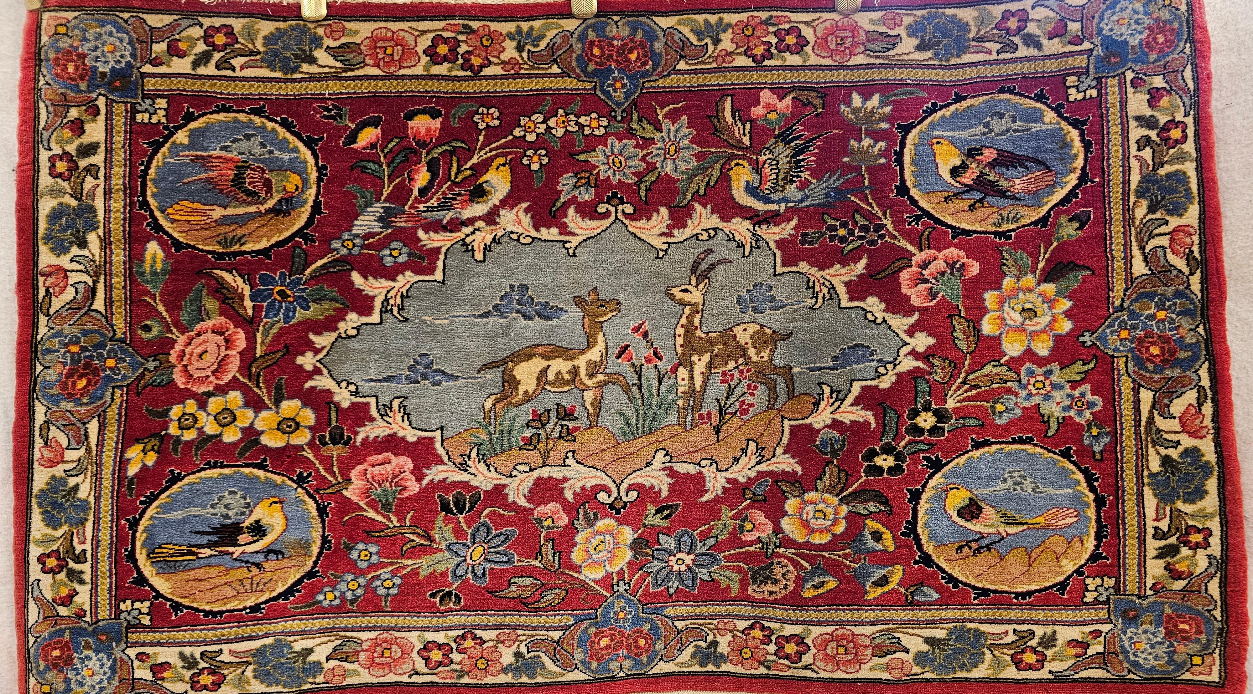 Tapis persan Tabriz vintage noué à la main représentant une scène de forêt et des animaux en vente 2