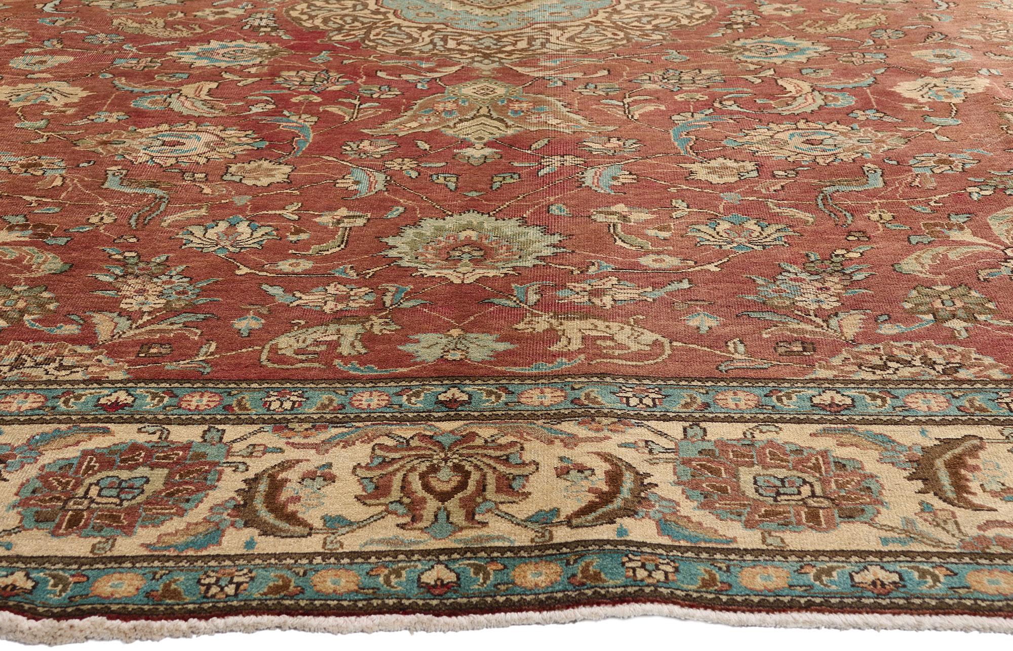Laine Tapis de galerie persan vintage de Tabriz avec scène de chasse et style médiéval en vente