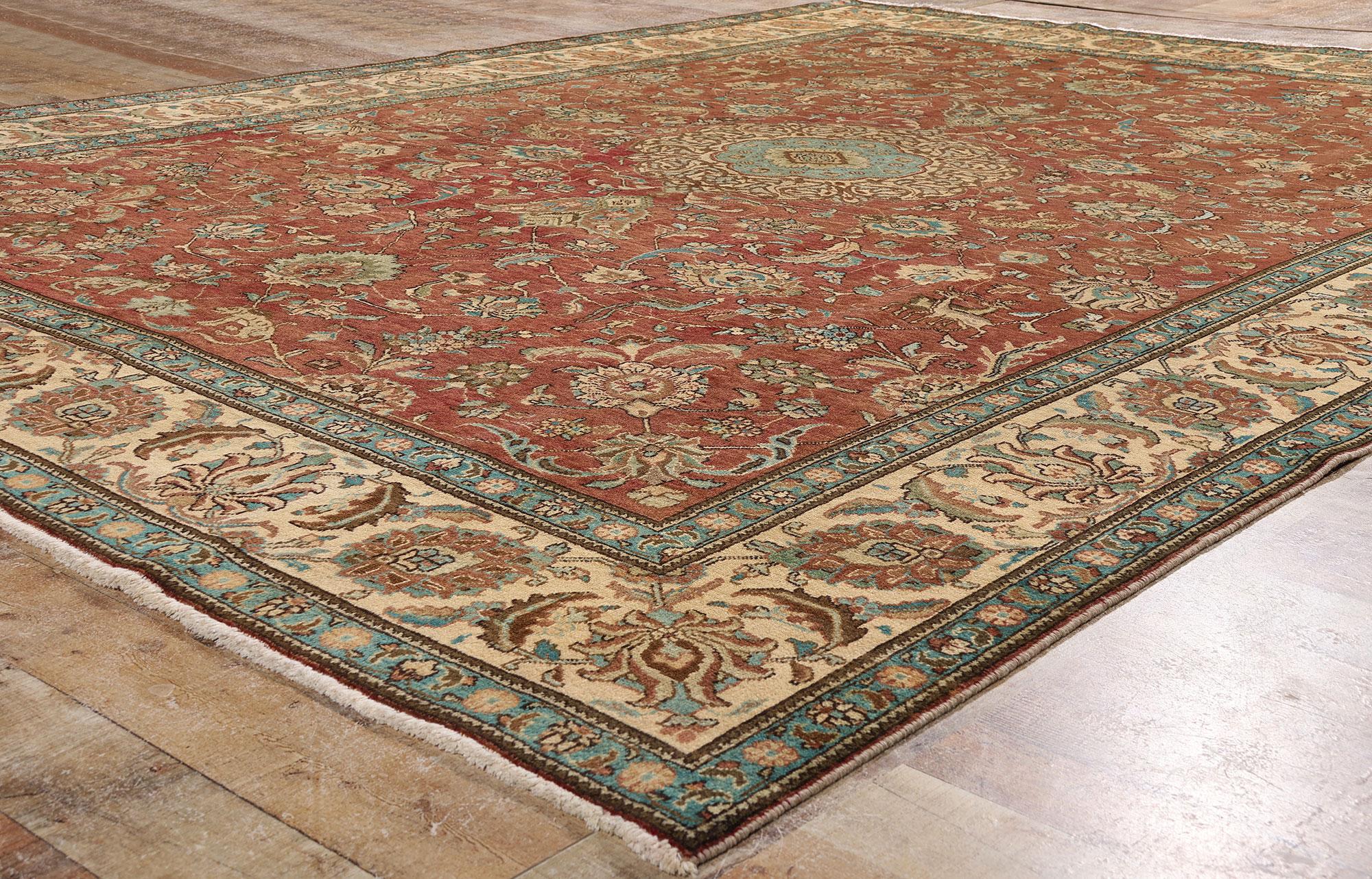 Perse Tapis de galerie persan vintage de Tabriz avec scène de chasse et style médiéval en vente