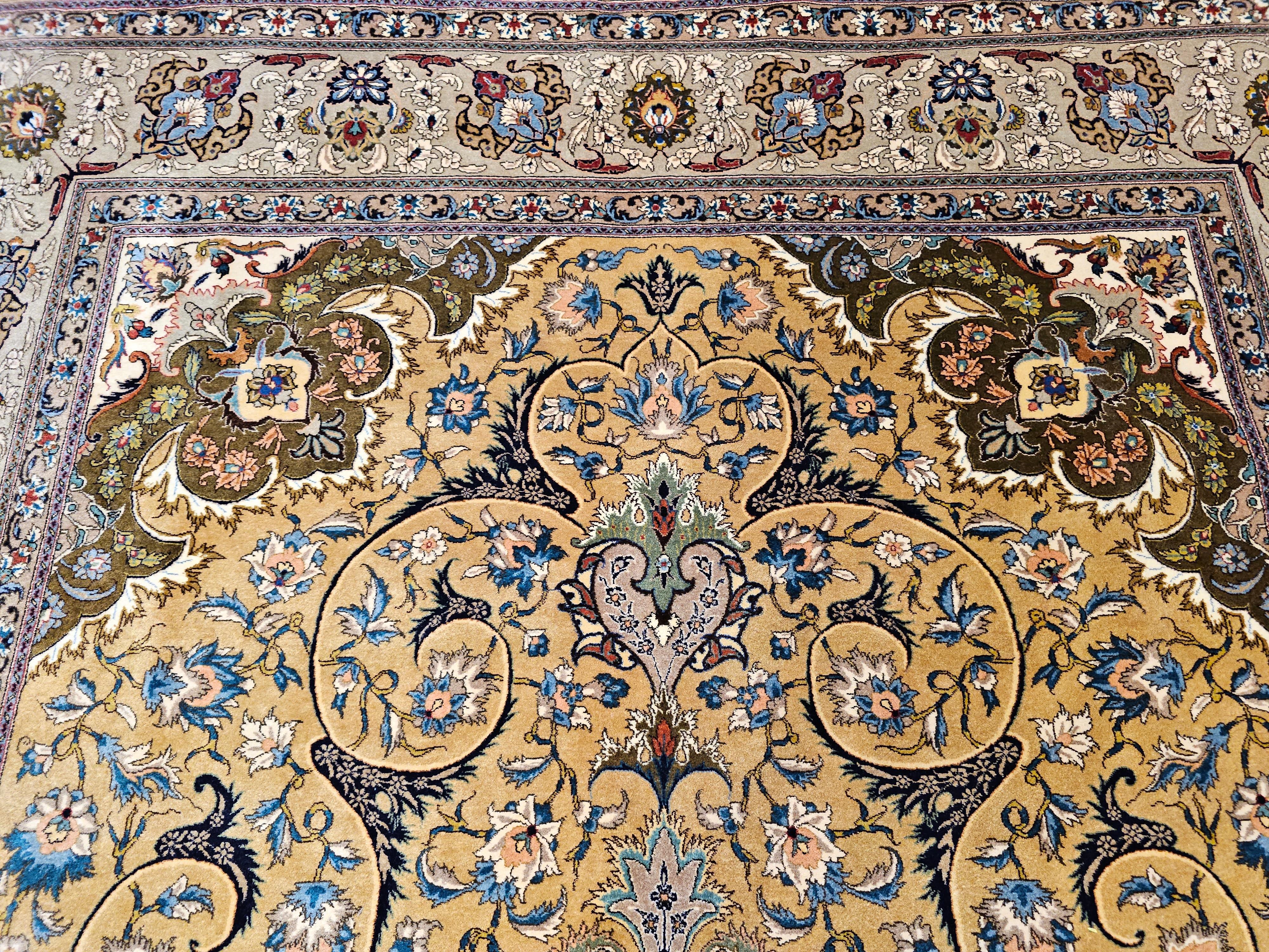 Vieille pièce persane Tabriz à motif floral en brun clair, vert, ivoire, étain en vente 6