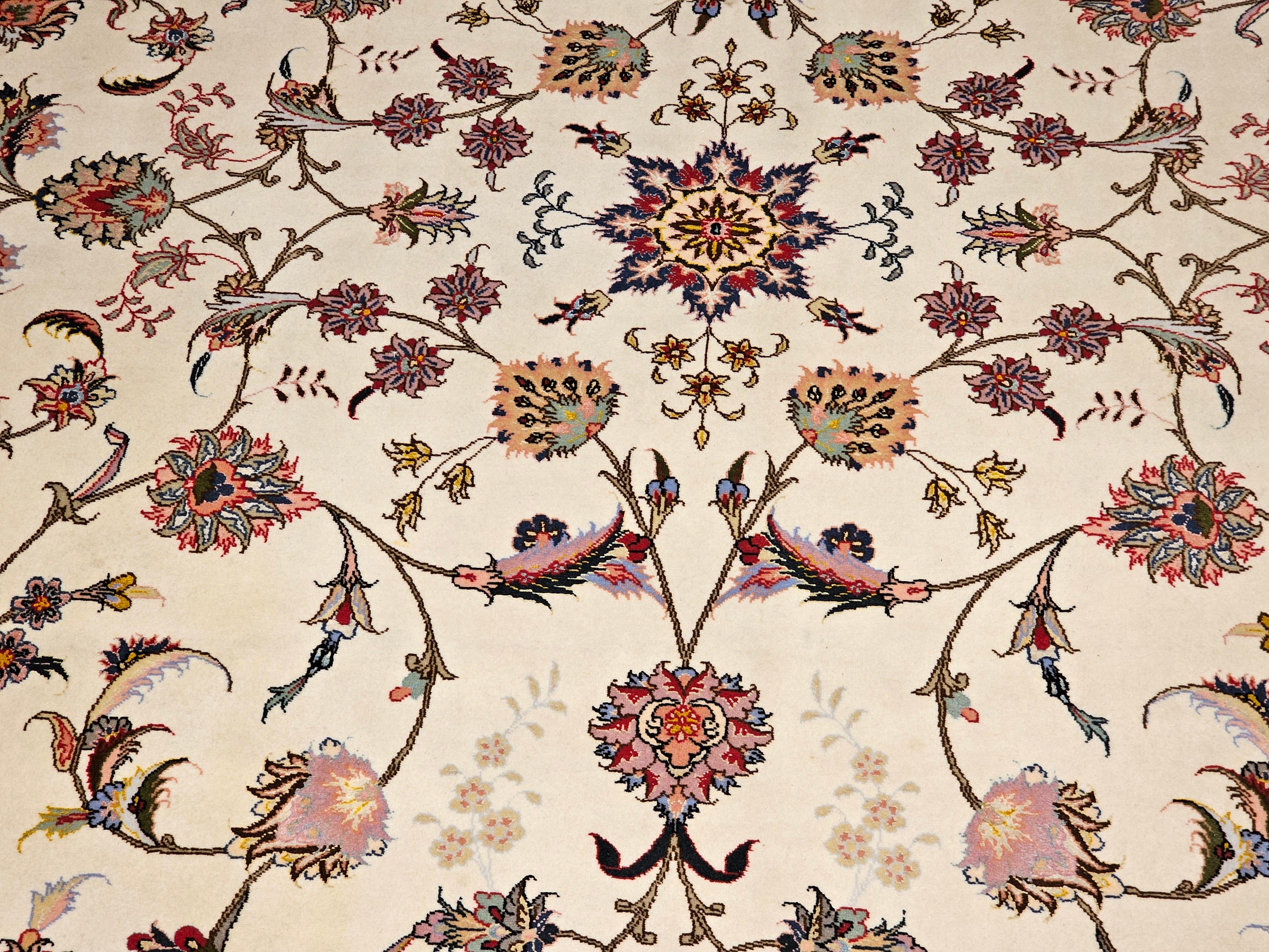 Persischer Täbris in Allover-Blumenmuster in Elfenbein, Terrakotta, Blau, Hellbraun, Hellbraun im Angebot 5