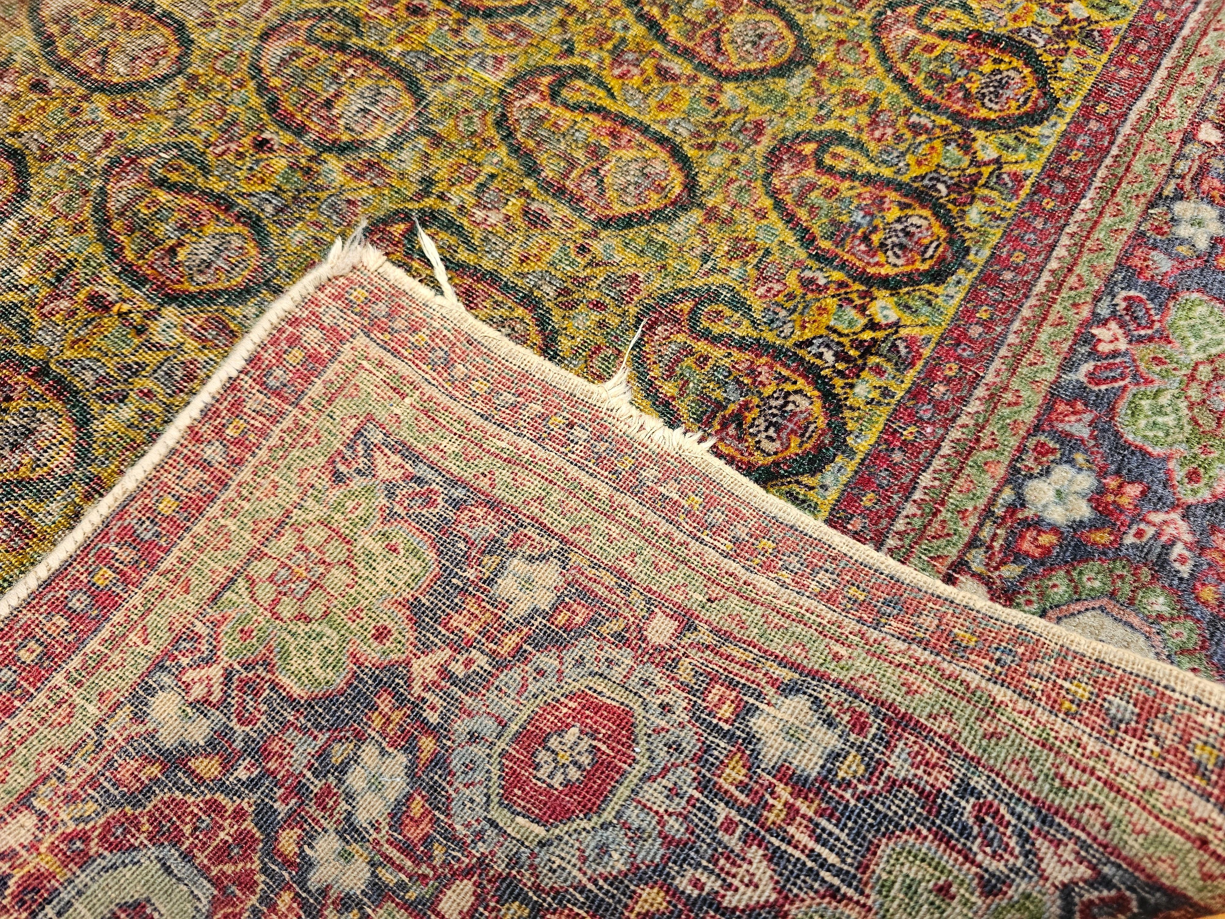 Tapis persan Tabriz vintage à motif cachemire en vert pâle, jaune, rouge en vente 5