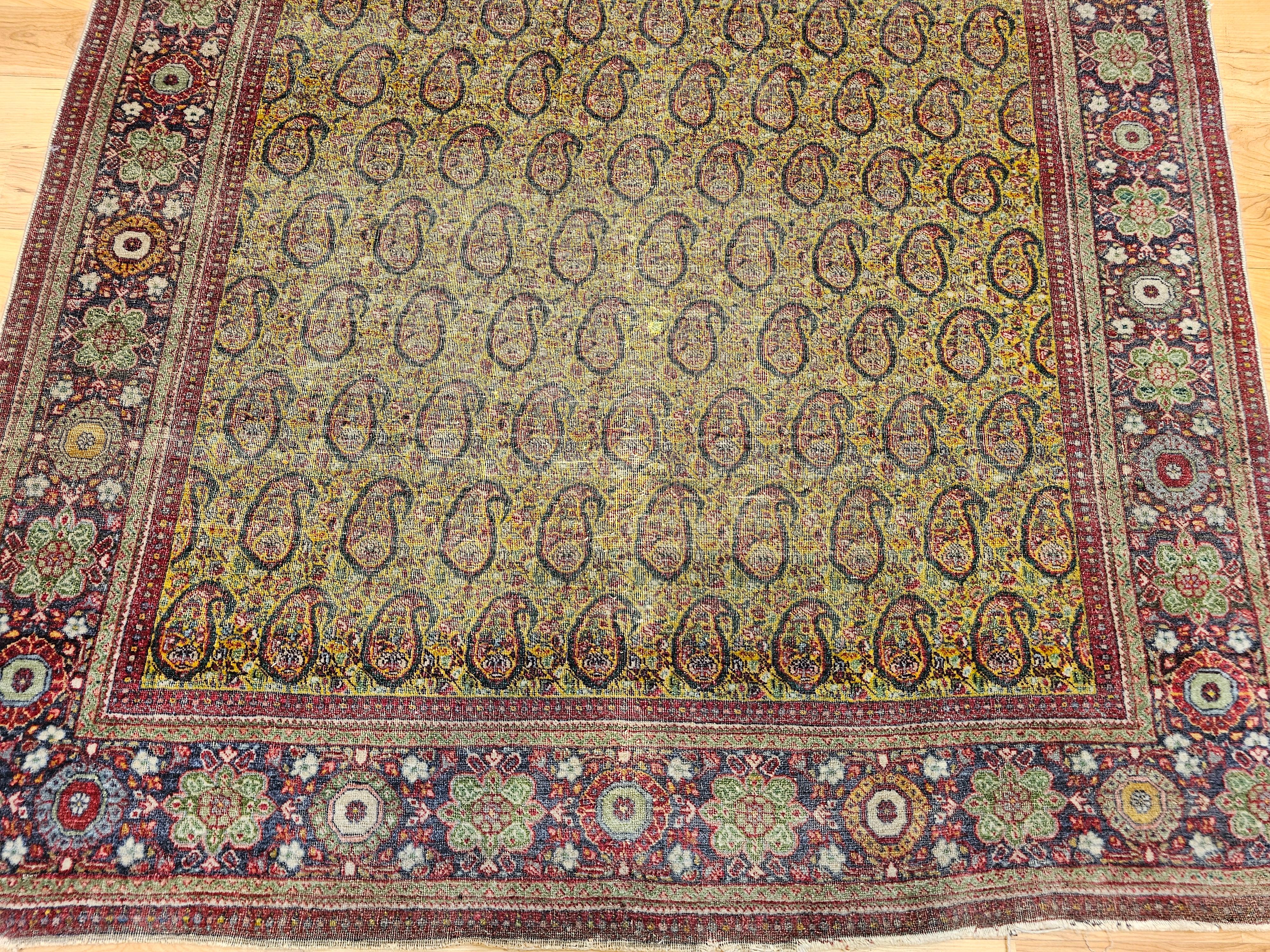 20ième siècle Tapis persan Tabriz vintage à motif cachemire en vert pâle, jaune, rouge en vente