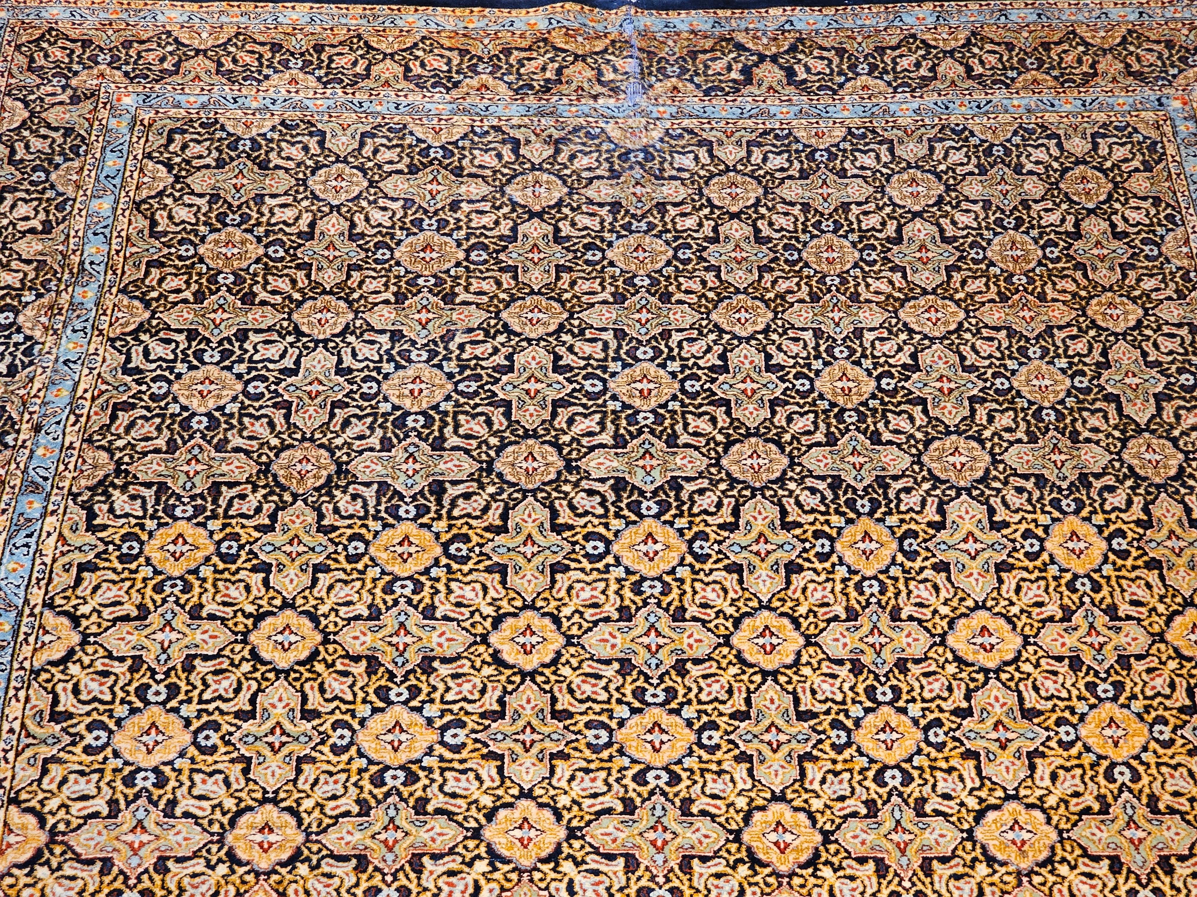 Tapis persan Tabriz à motif géométrique sur toute sa surface en vente 3