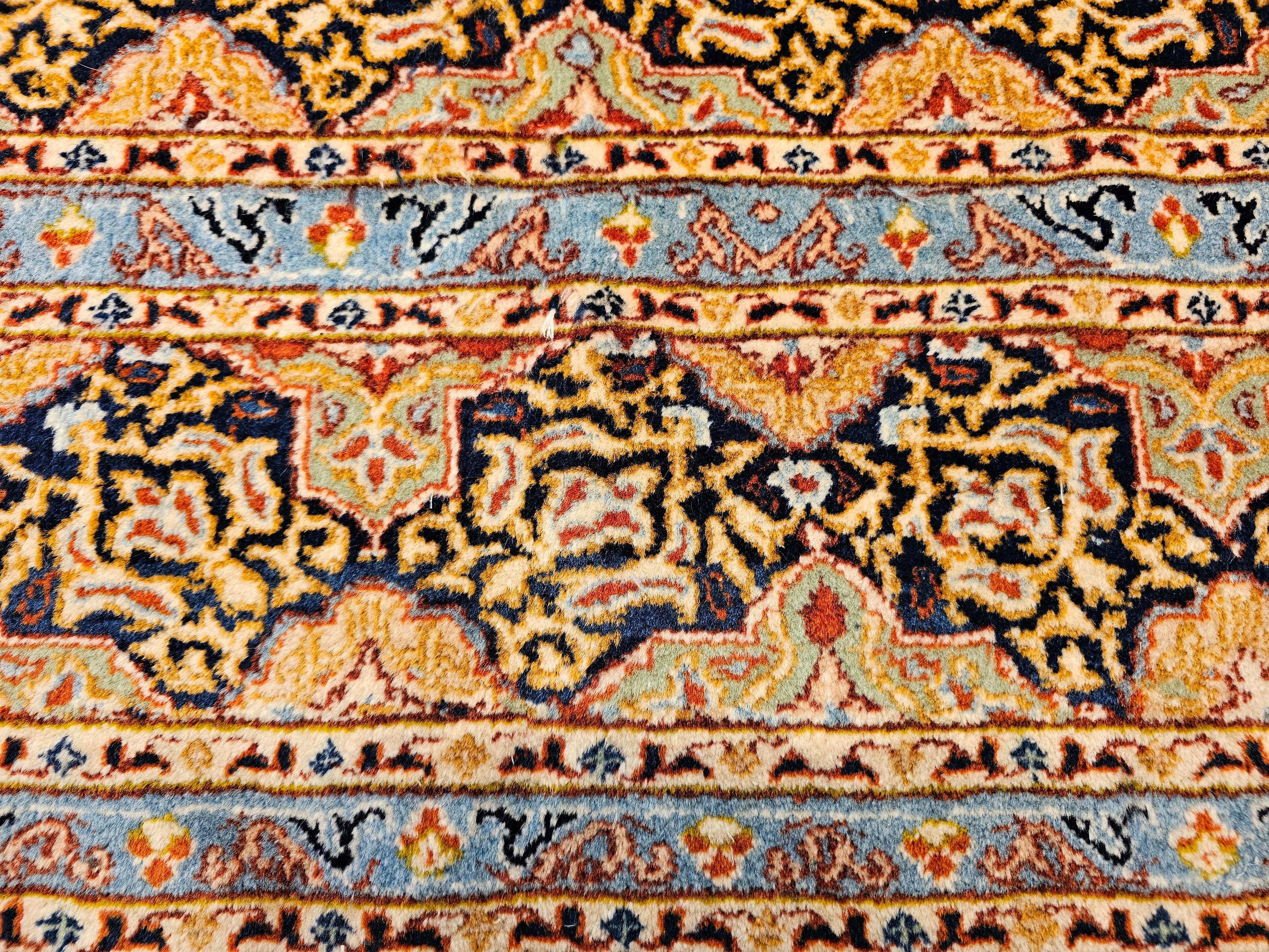 Tapis persan Tabriz à motif géométrique sur toute sa surface en vente 5