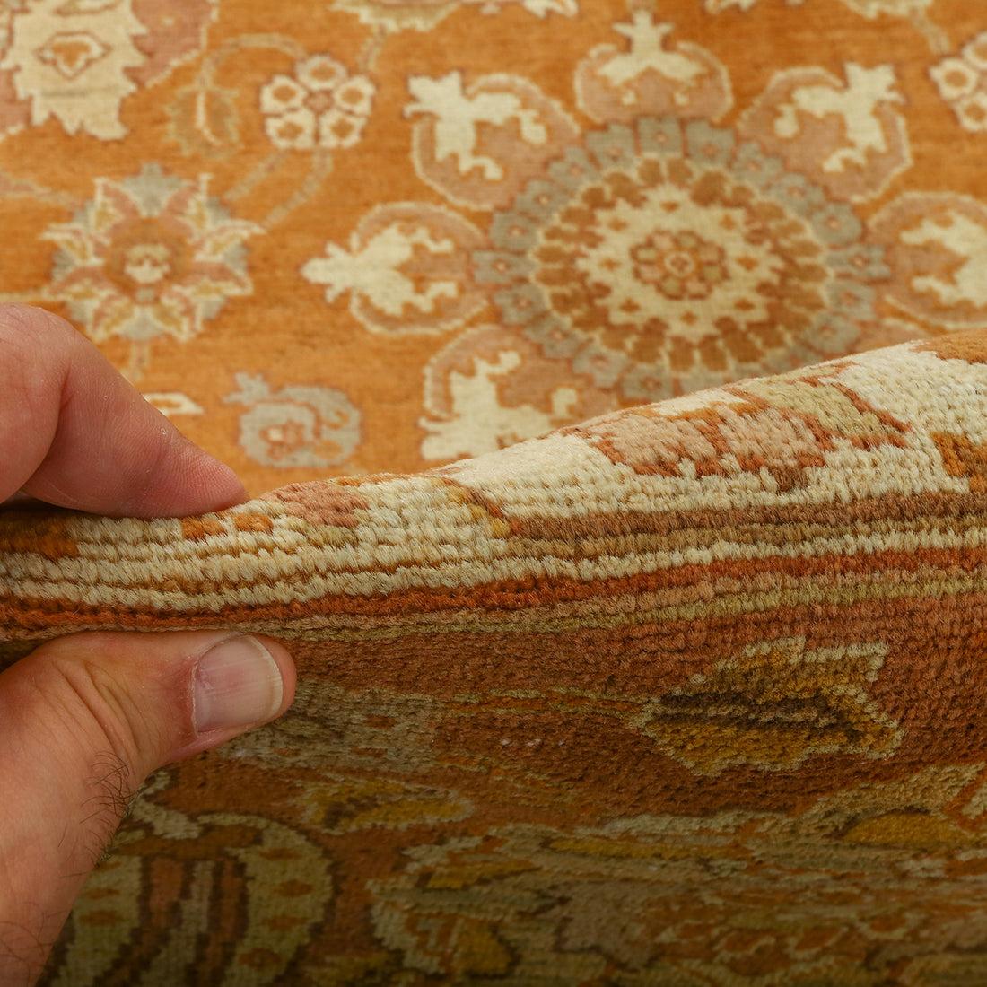 Tappeto Tabriz Javan vintage in lana e cotone 14'11 X 11'

Key Detail:
Pile: Lana
Fondazione: Cotone
Origine: Tabriz javan
Design: allover 
Età approssimativa: 75 anni
Qualità (KPI): 275
Condizioni: Buono
Dimensioni: 14'11 x 11'
Numero d'inventario: