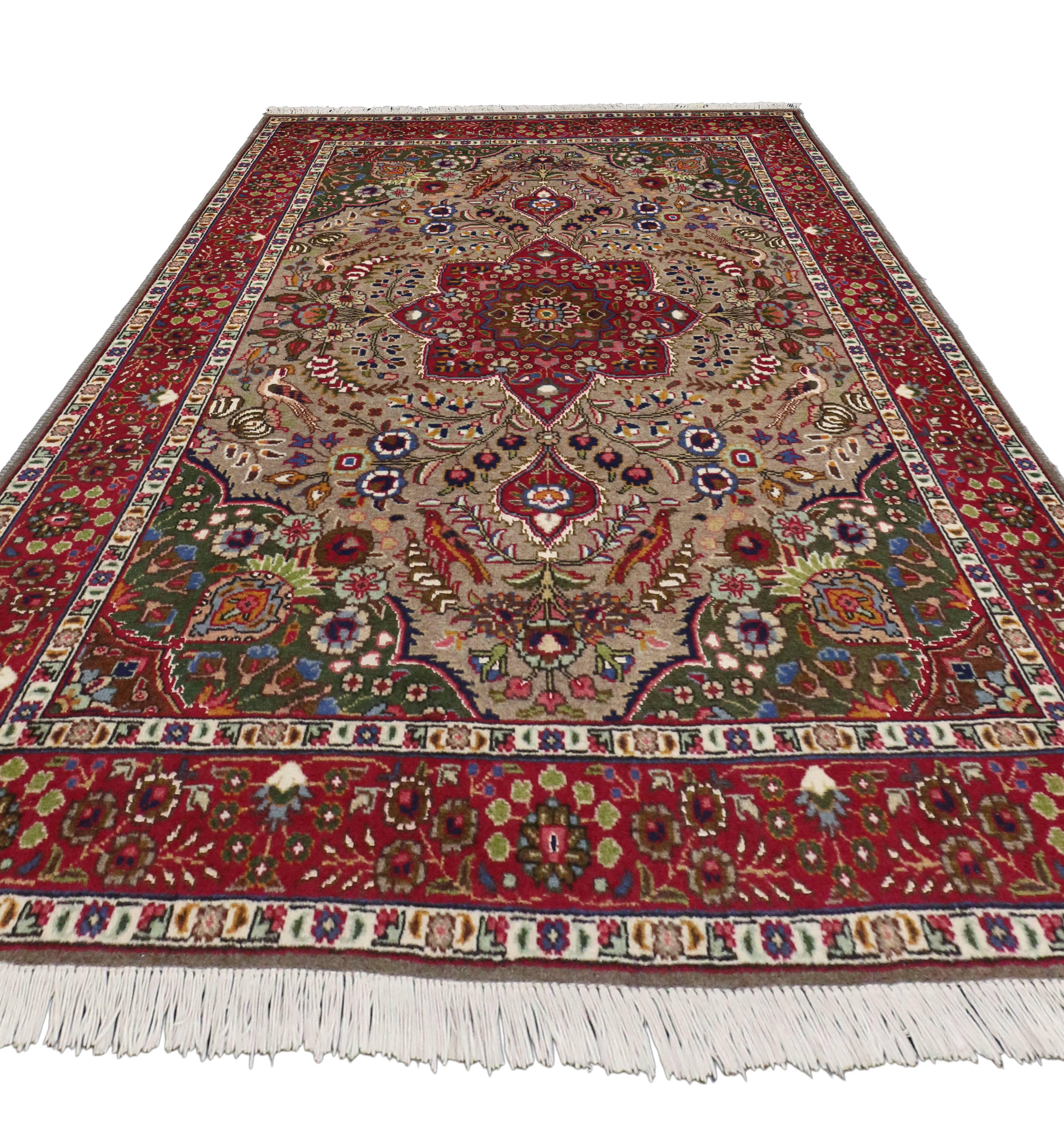 Persischer Täbris-Medaillon-Teppich mit rustikalem, femininem Arts & Crafts-Stil im Angebot 2
