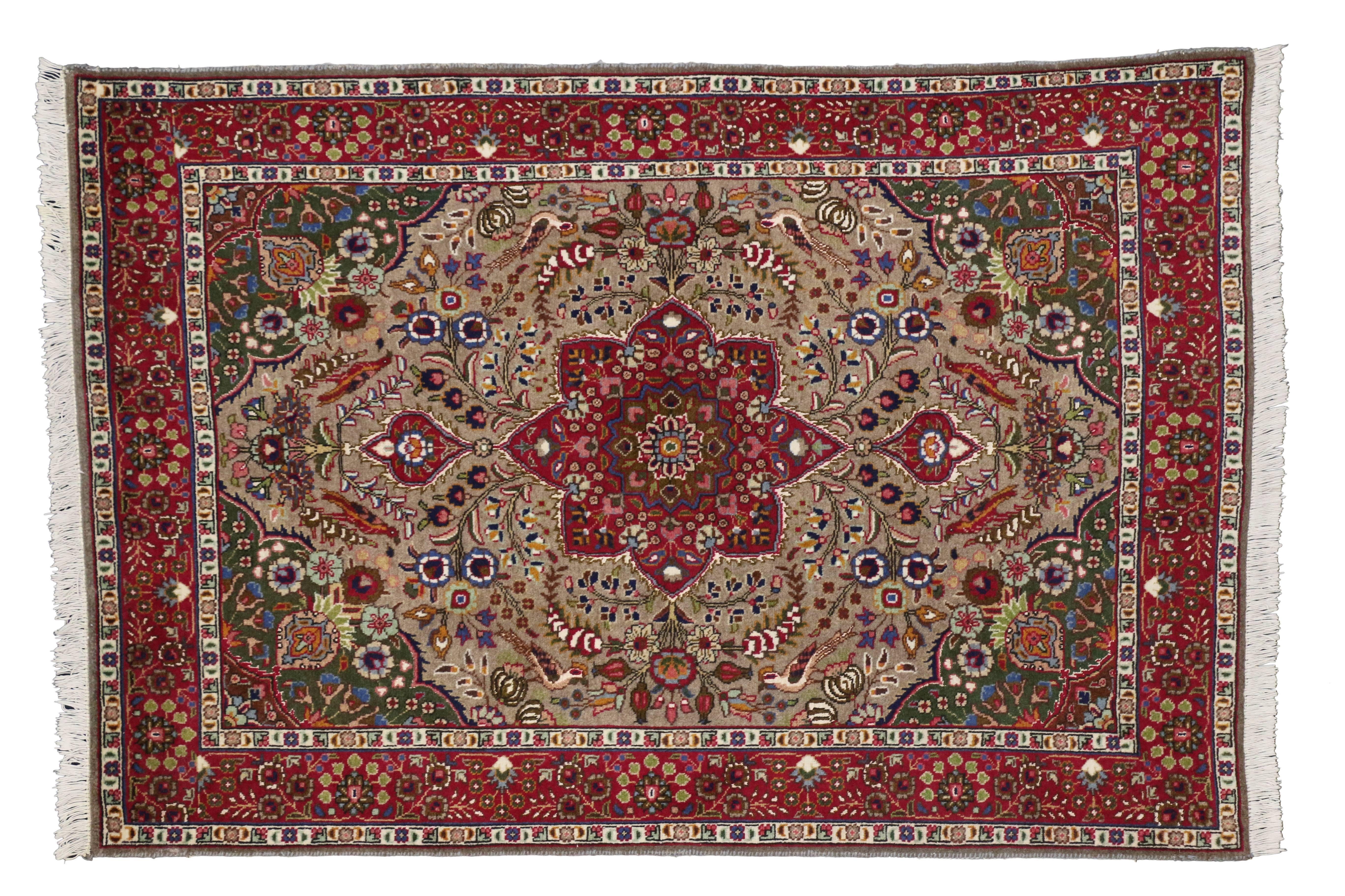 Persischer Täbris-Medaillon-Teppich mit rustikalem, femininem Arts & Crafts-Stil im Angebot 3