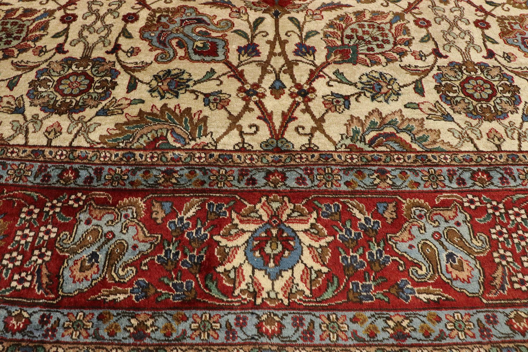 Vintage Persian Tabriz Palace Rug with Federal American Colonial Style In Good Condition For Sale In Dallas, TX