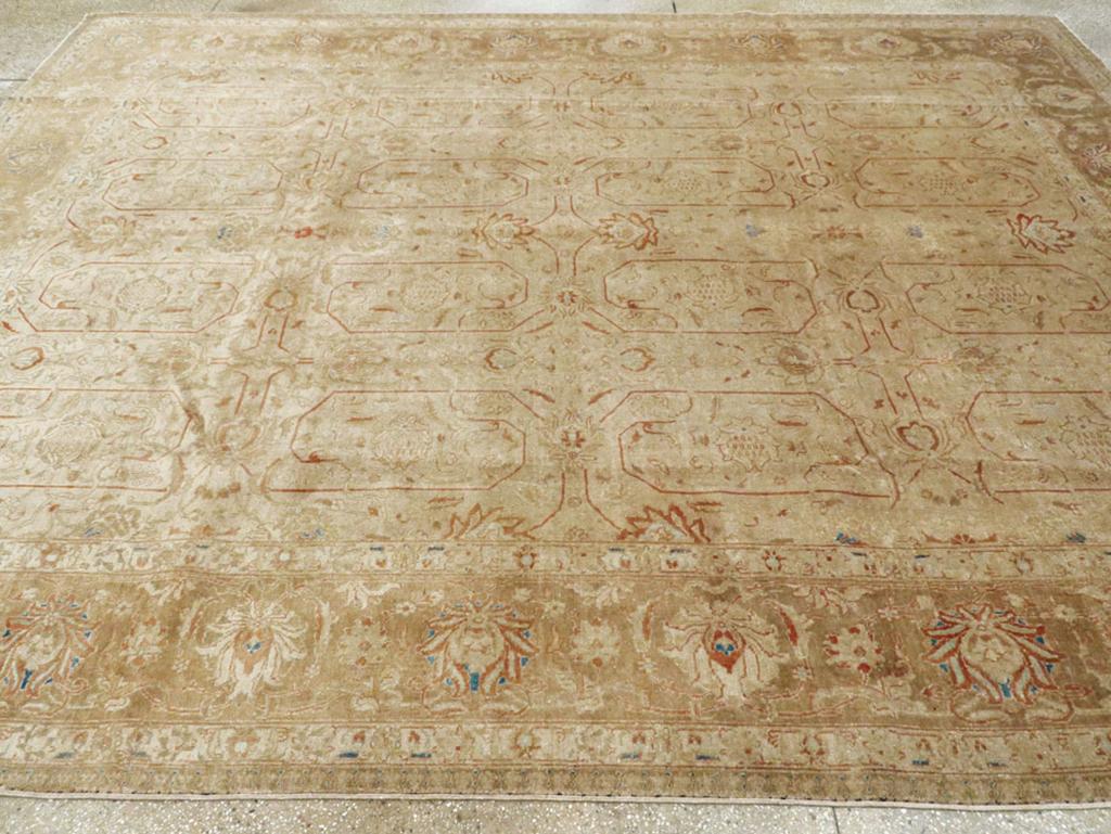Tappeto persiano d'epoca Tabriz per la camera In condizioni ottime in vendita a New York, NY