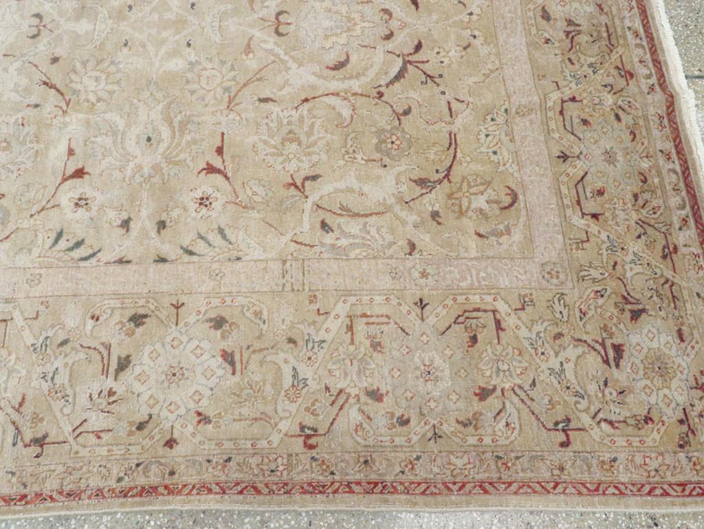 Tappeto persiano d'epoca Tabriz per la camera In condizioni ottime in vendita a New York, NY