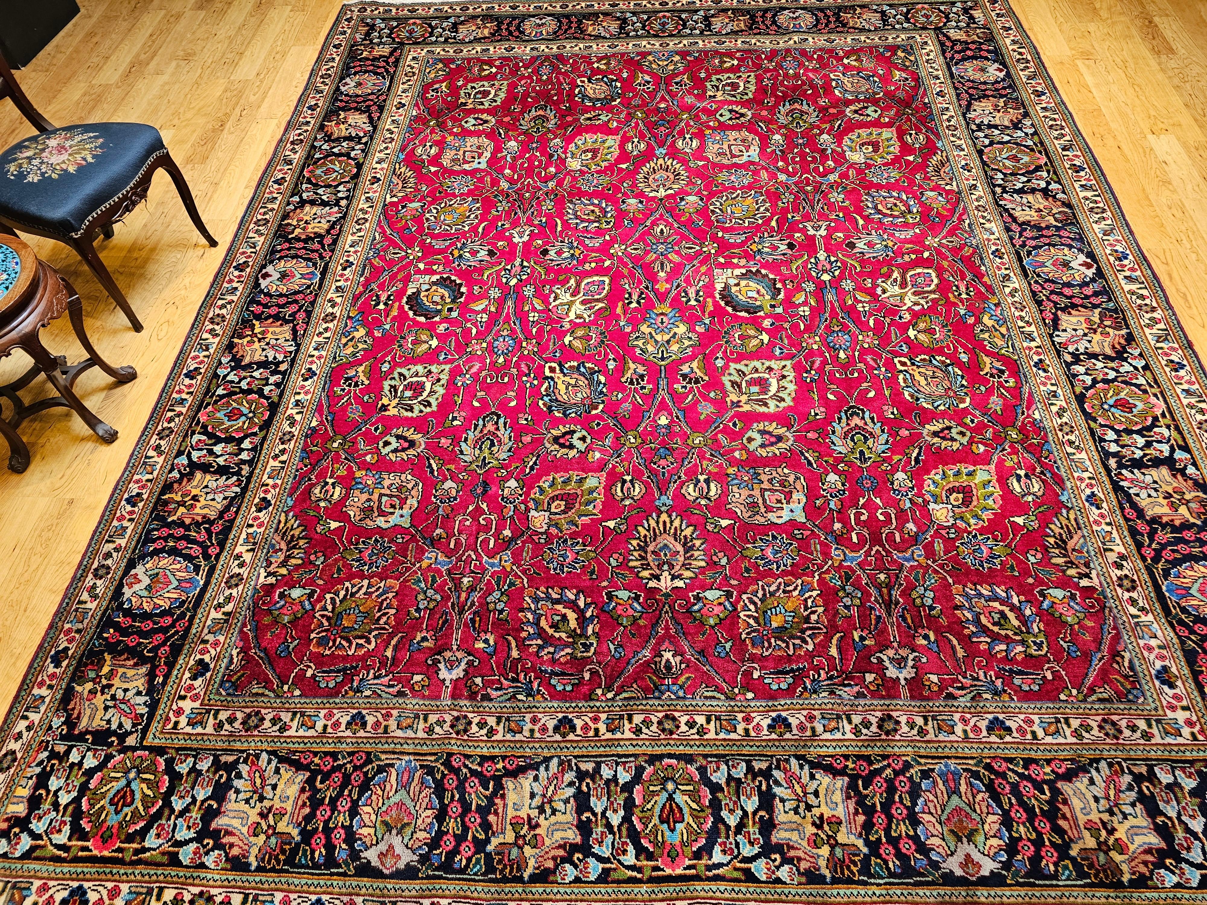 Tappeto persiano d'epoca Tabriz con motivo floreale in rosso, blu e blu scuro in vendita 7