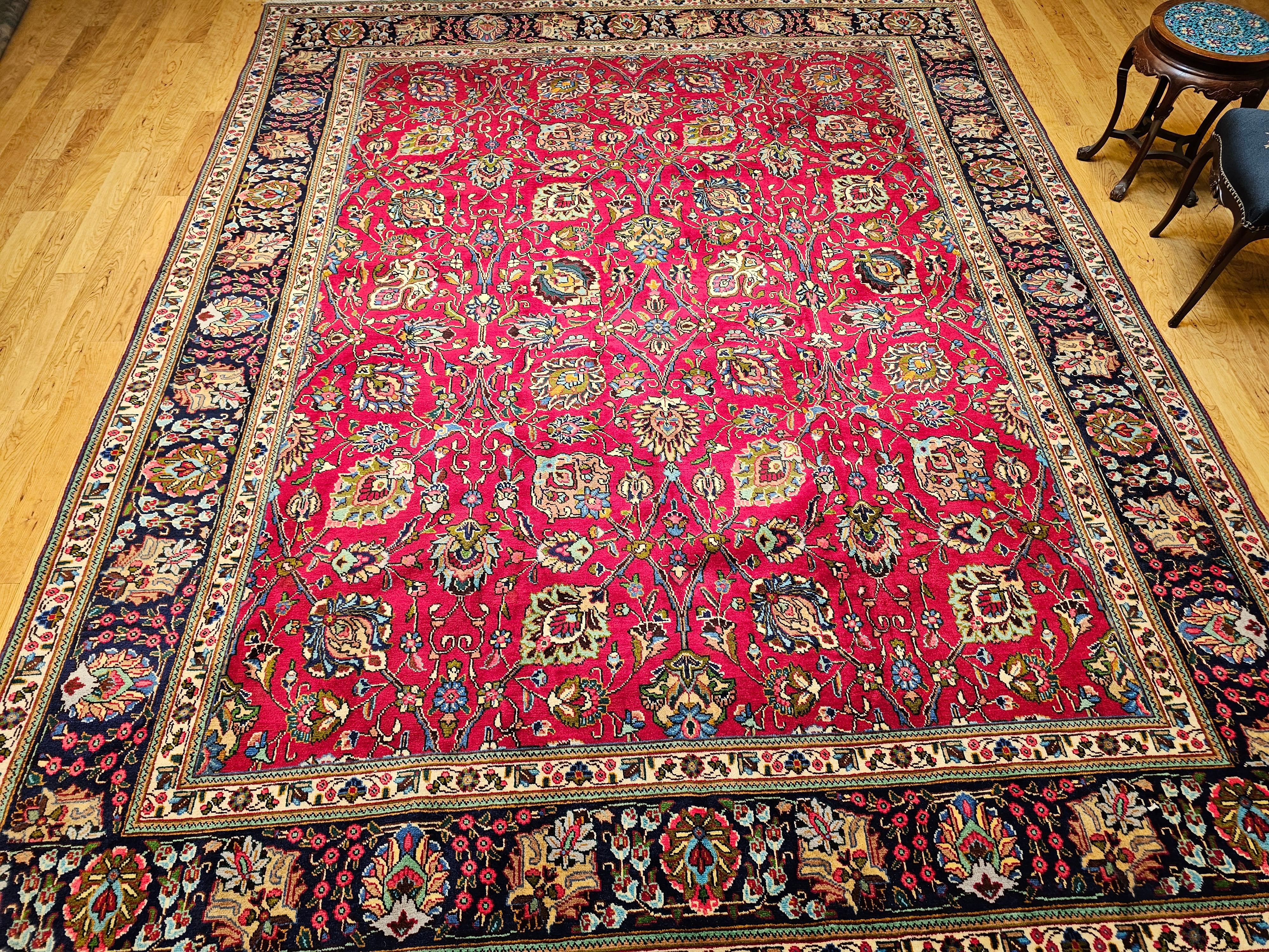 Tappeto persiano d'epoca Tabriz con motivo floreale in rosso, blu e blu scuro in vendita 11