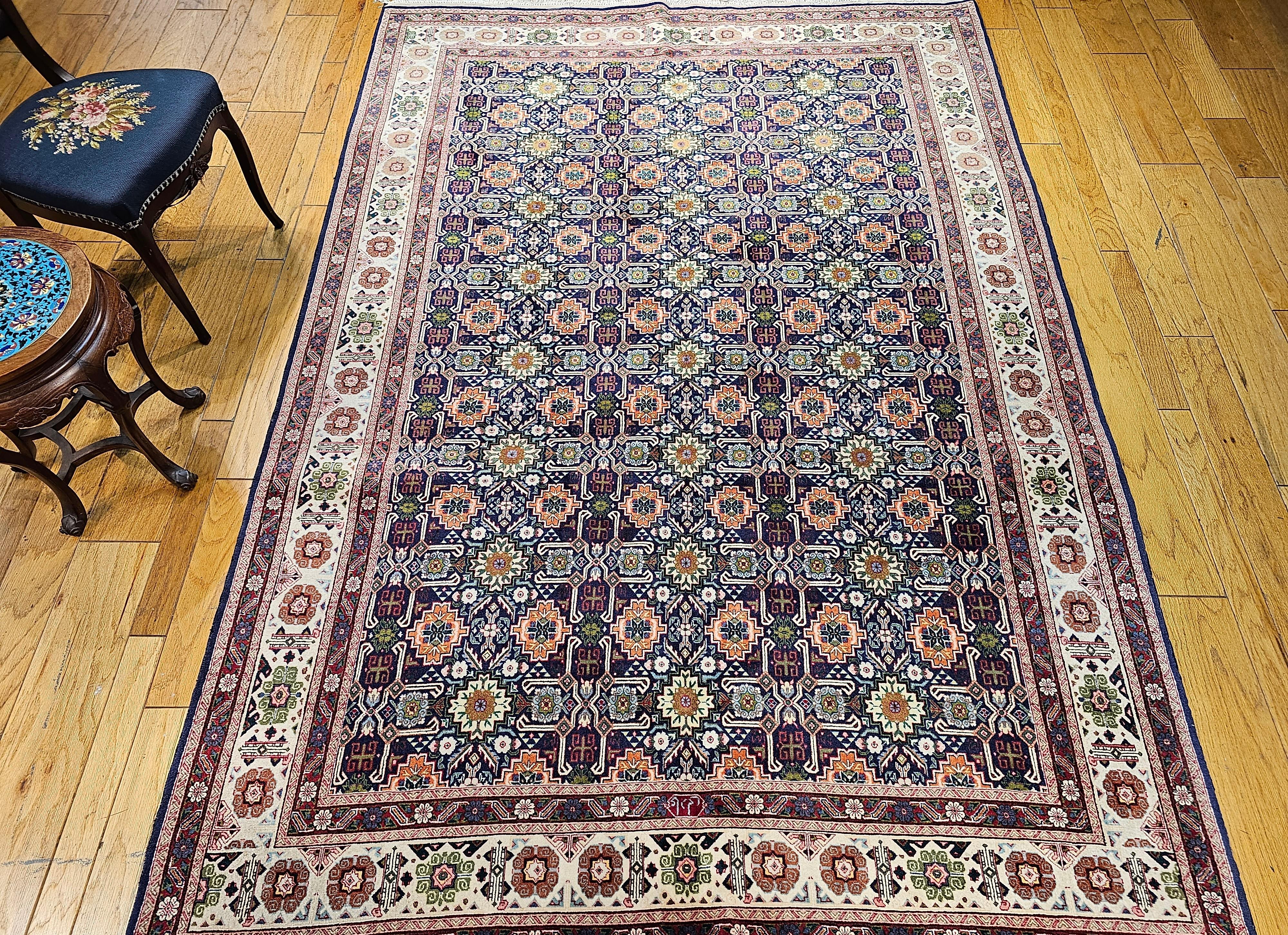 Tappeto persiano d'epoca Tabriz con motivo geometrico a tutto campo in blu e avorio in vendita 6