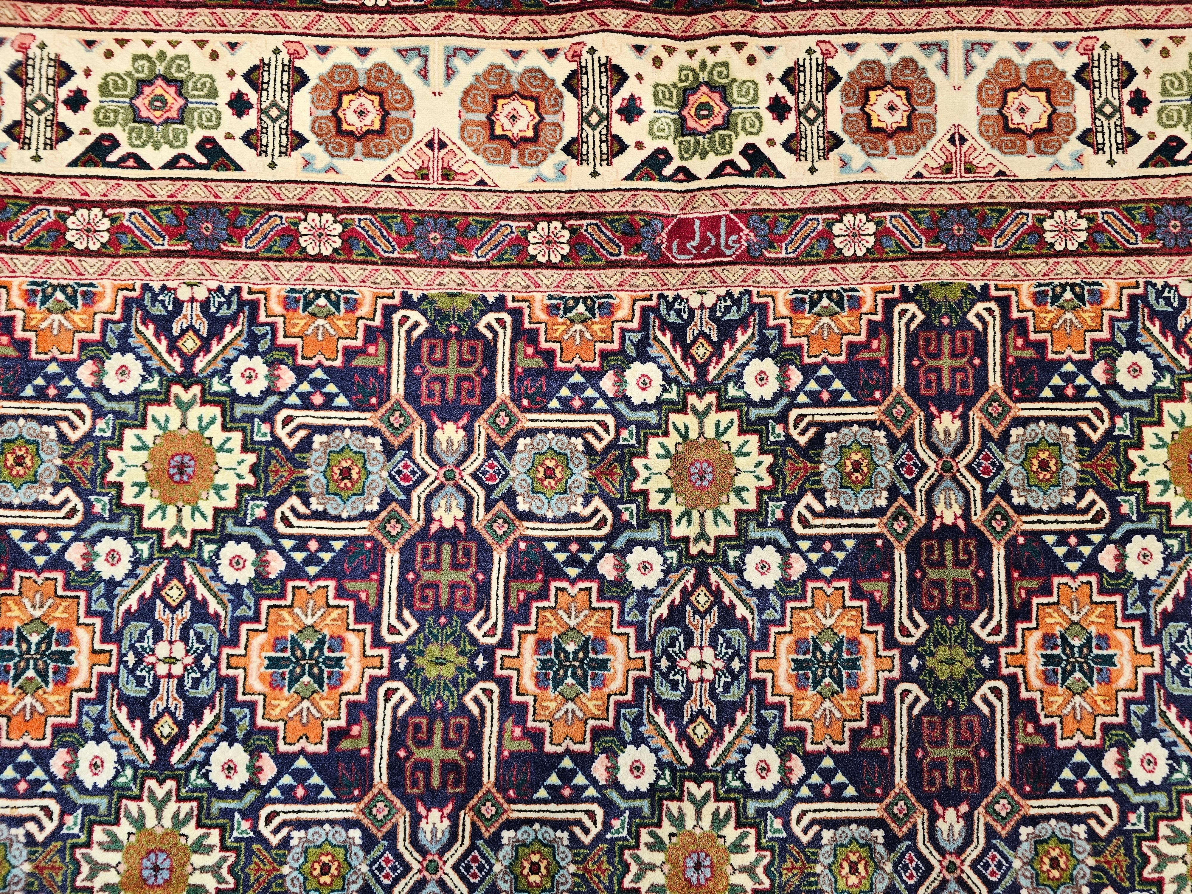 Tappeto persiano d'epoca Tabriz con motivo geometrico a tutto campo in blu e avorio in vendita 1