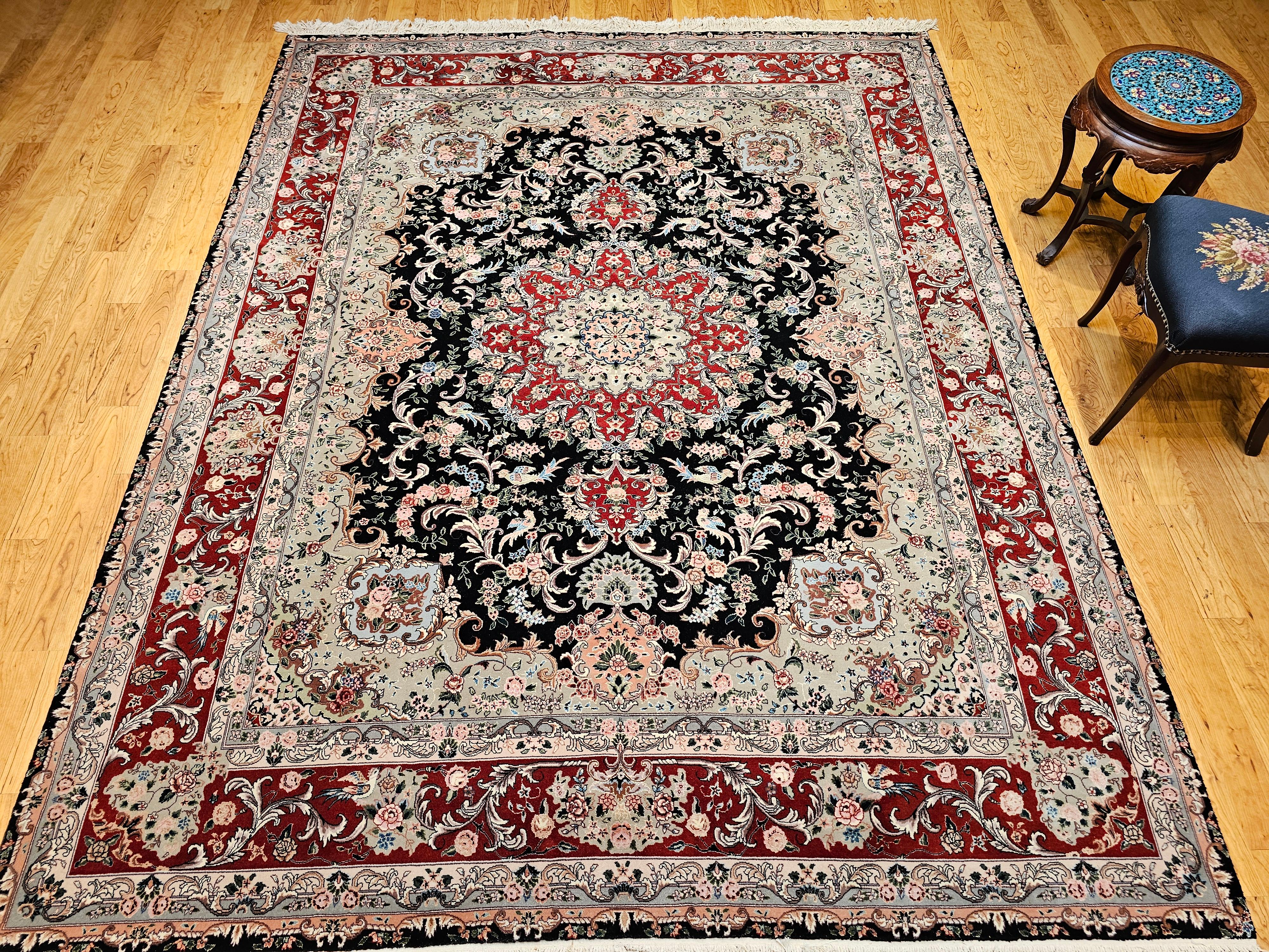 Tappeto persiano d'epoca Tabriz con motivo floreale in nero, rosso e verde in vendita 8