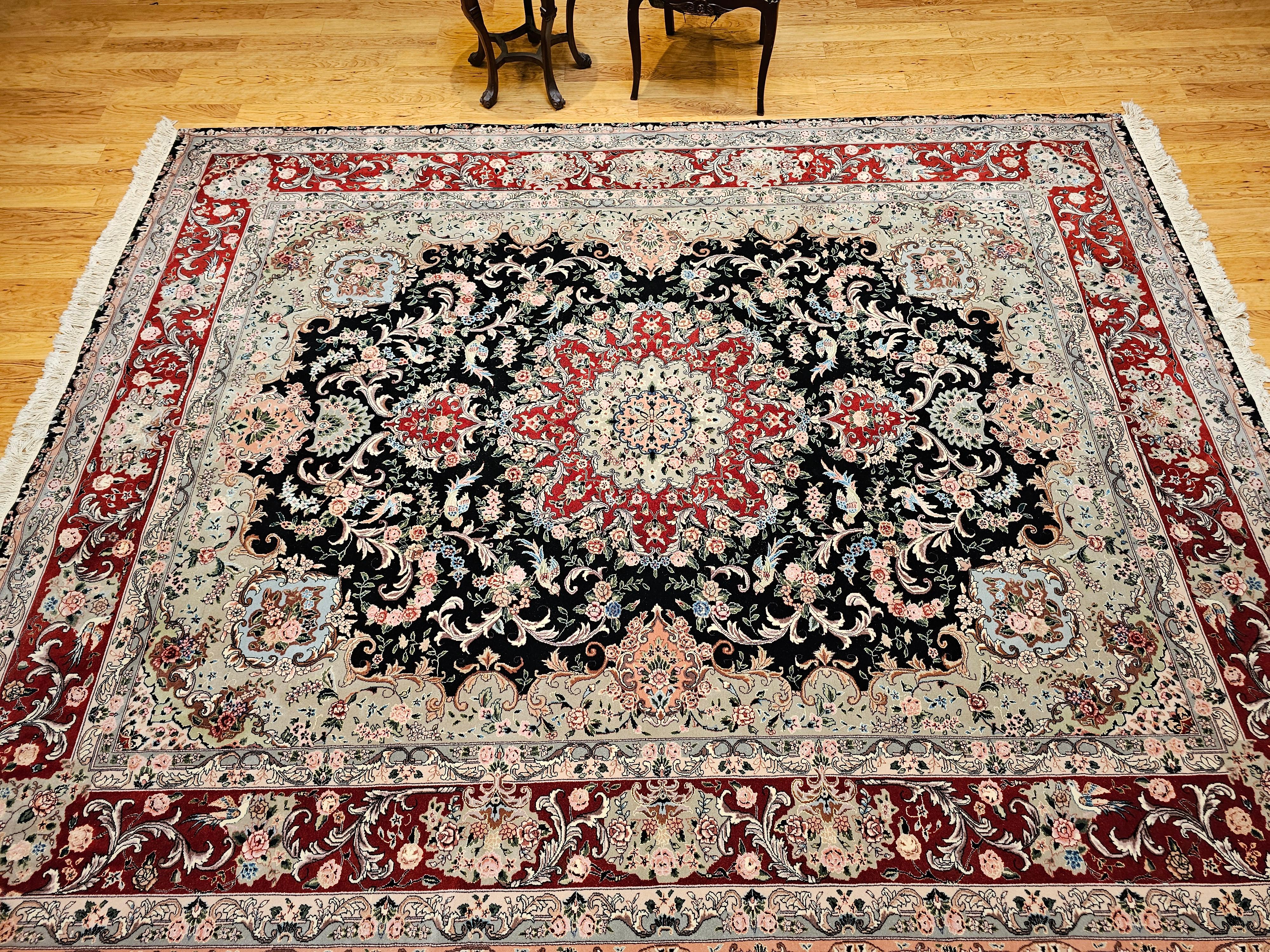 Tappeto persiano d'epoca Tabriz con motivo floreale in nero, rosso e verde in vendita 10