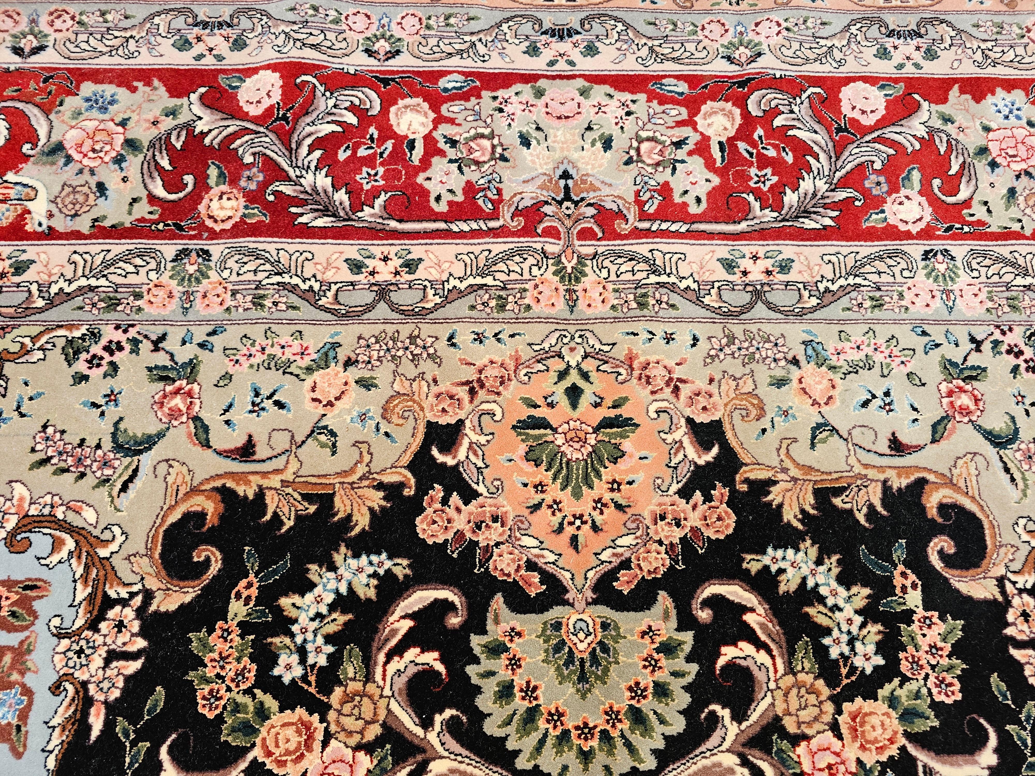 XX secolo Tappeto persiano d'epoca Tabriz con motivo floreale in nero, rosso e verde in vendita