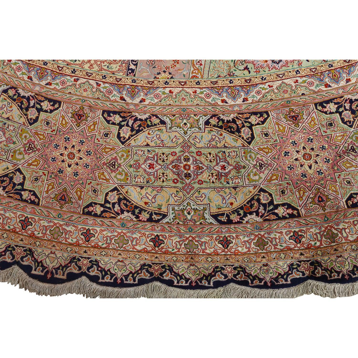Persischer runder Faraji-Teppich aus reiner Seide aus Täbris im Vintage-Stil aus Täbris - Größe: 16'2 X 16'2 (Handgeknüpft) im Angebot