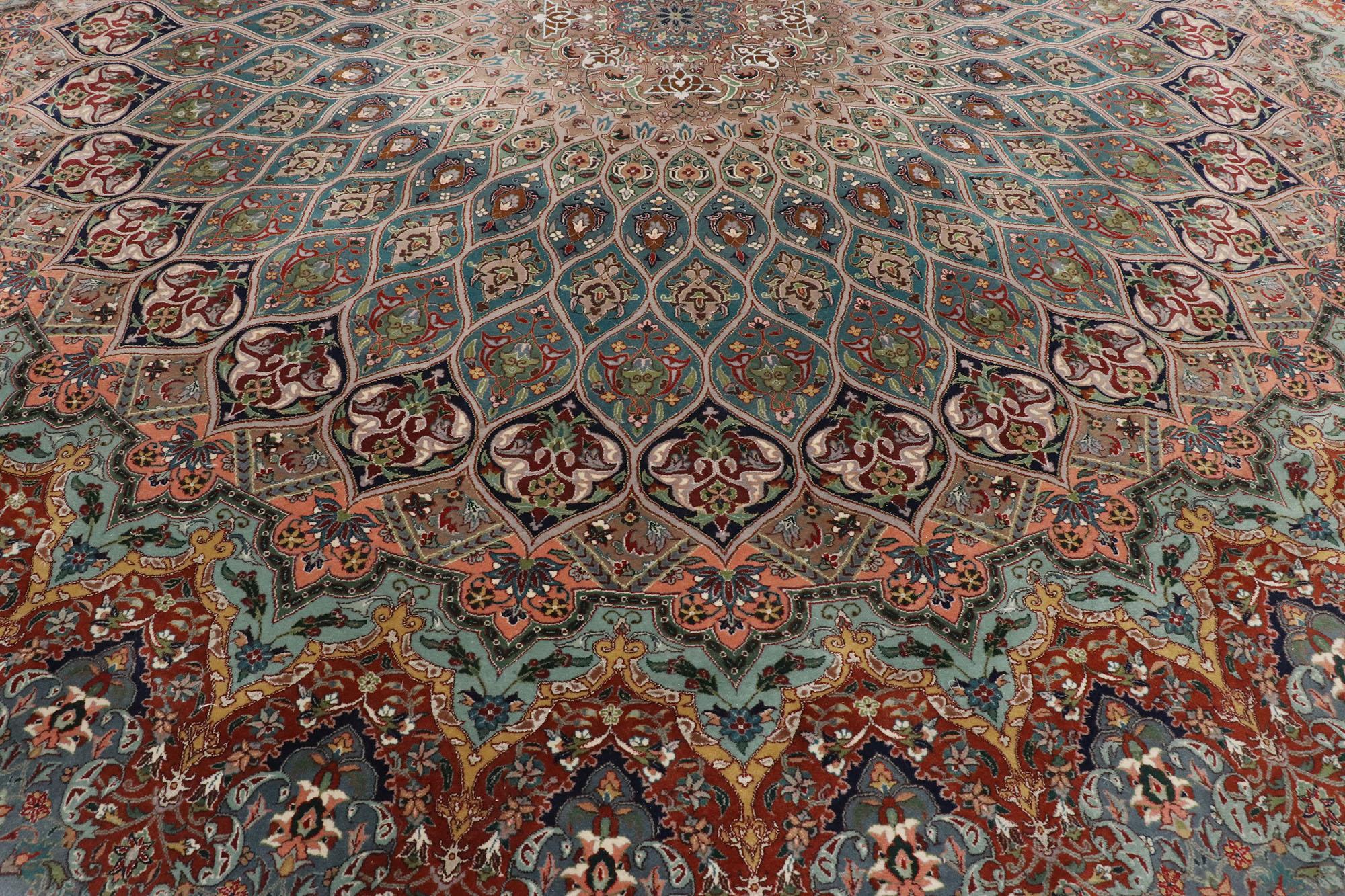 Vintage Persian Tabriz Round Mandala Rug with Art Nouveau Rococo Style In Good Condition In Dallas, TX