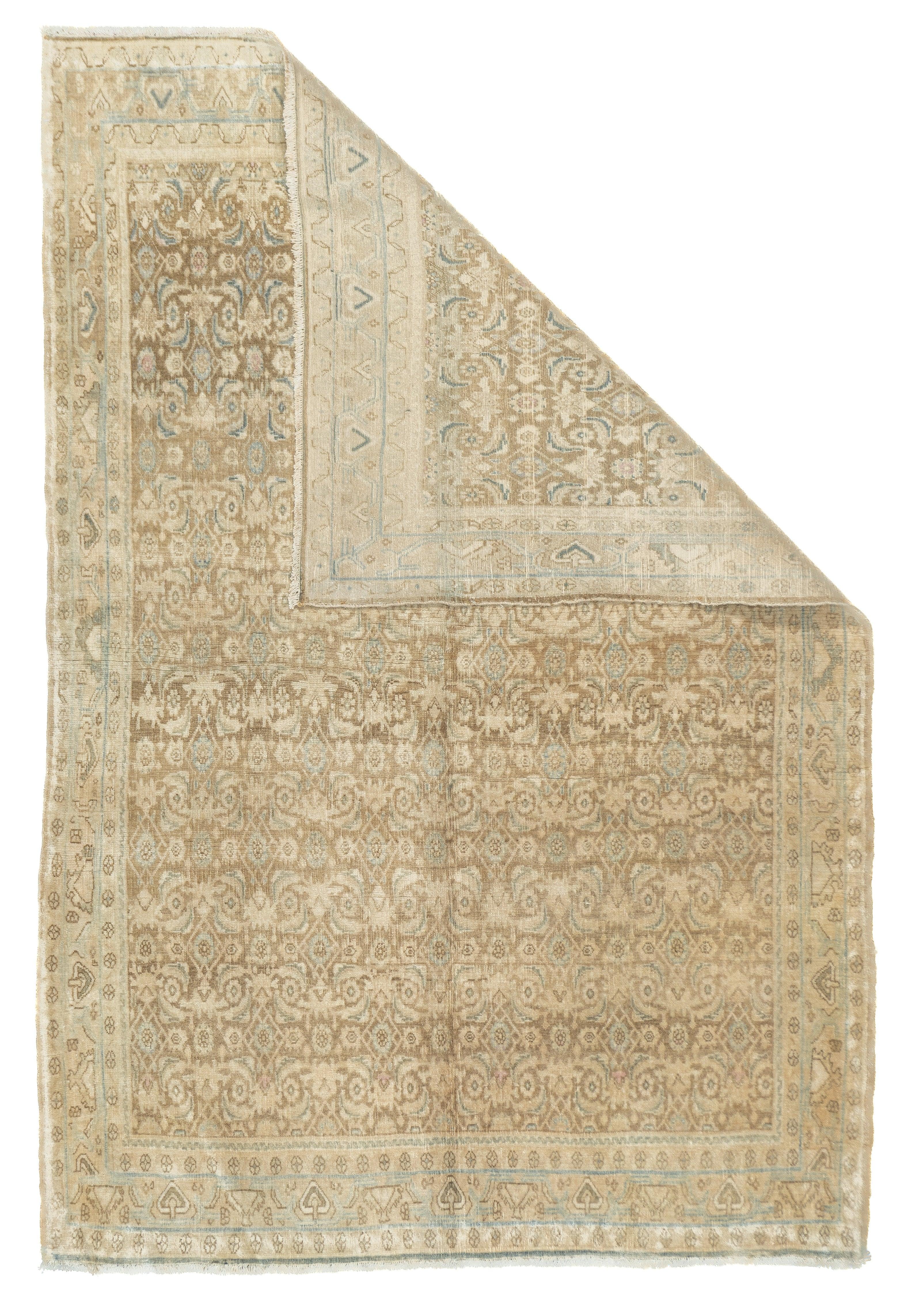 Vintage Persisch Tabriz Teppich 3'8'' x 5'6''. Die enorme Produktion von Teppichen und Streuteppichen in praktisch jedem Stil: Medaillon, zentralisiert, direktional oder allover, in einer Vielzahl von Dichten von mäßig bis extrem fein, in Wolle,