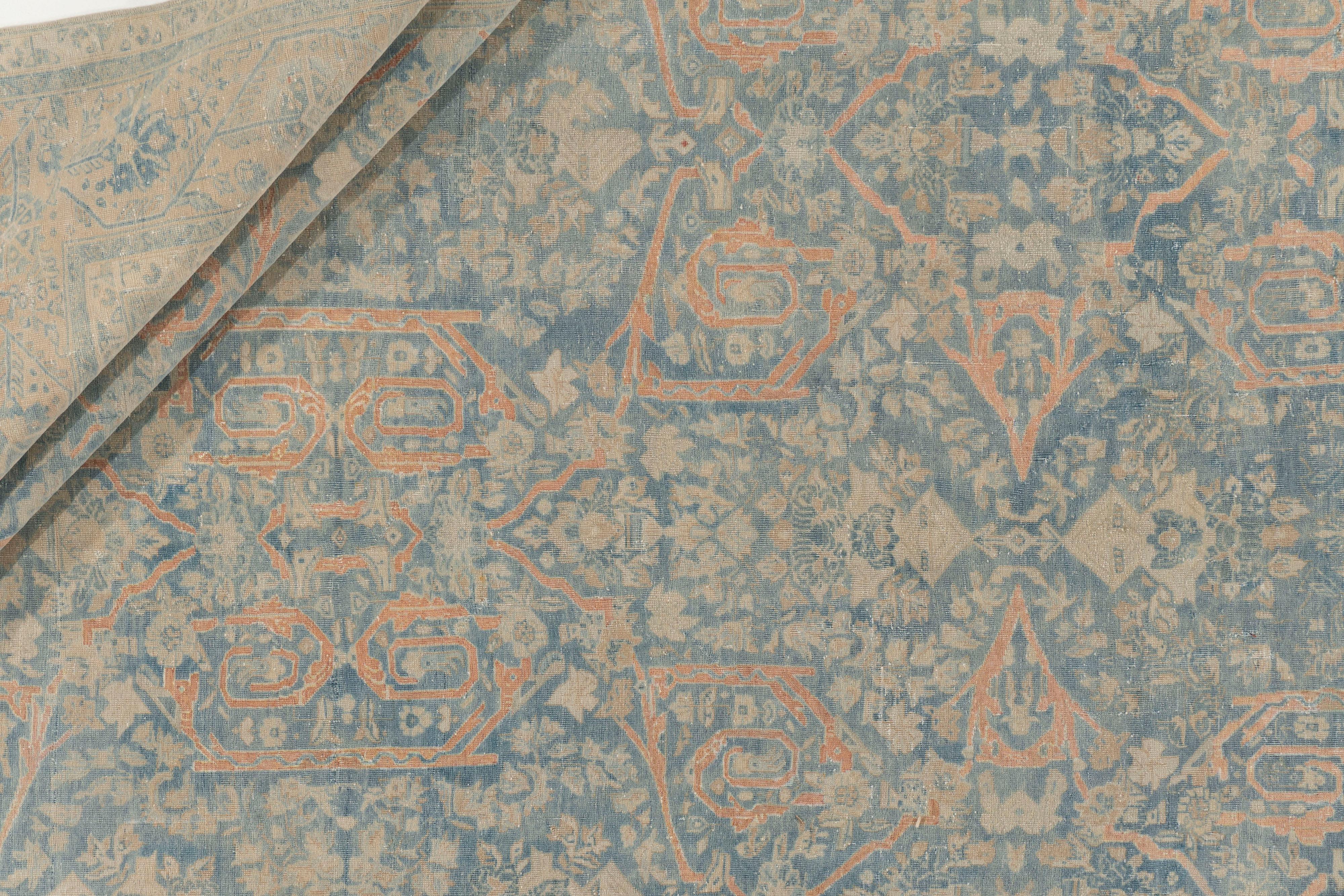 Tapis persan vintage Tabriz 7'11 X 9'10. Tabriz est synonyme de beaucoup de choses pour les amateurs de tapis : des tapis persans antiques classiques du XVIe siècle aujourd'hui conservés dans des musées, des tapis décoratifs à médaillons du XIXe