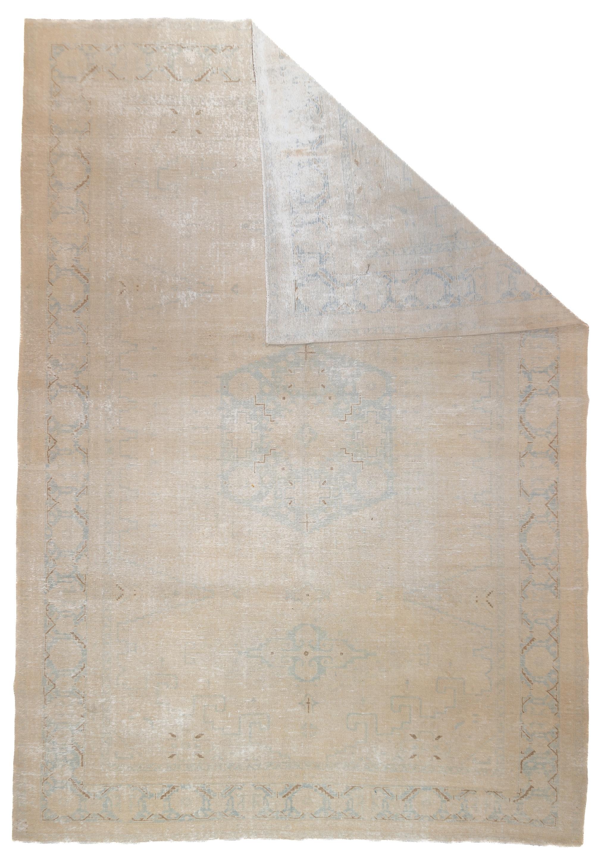 Tappeto persiano Tabriz vintage 7'7'' x 11'0''. L'enorme produzione di tappeti e scatter in quasi tutti gli stili: medaglione, centralizzato, Directional o allover, in una varietà di densità da moderata a estremamente fine, in lana, seta e