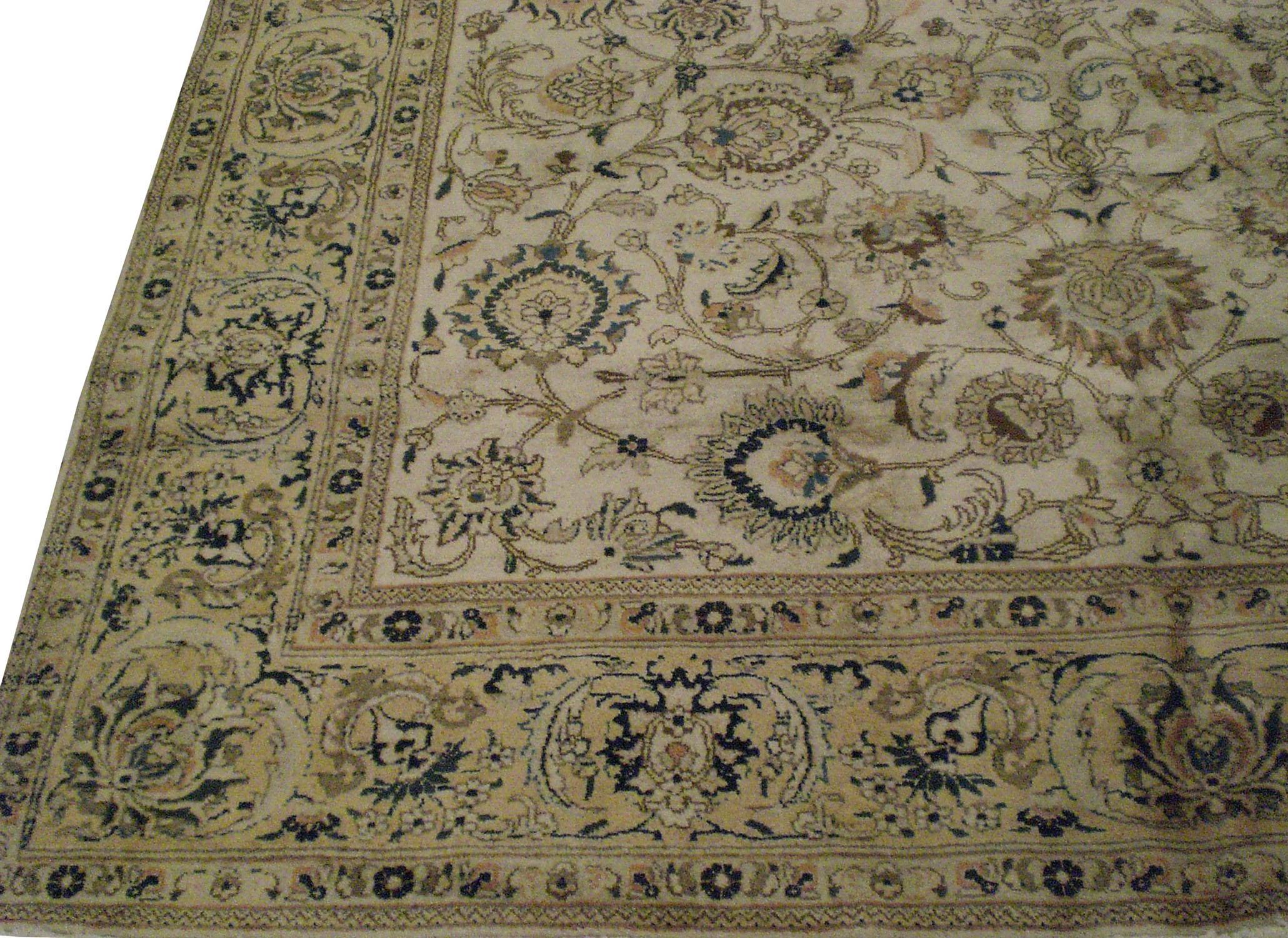 Vintage Persian Tabriz Rug  7'9 x 11' In Good Condition For Sale In New York, NY