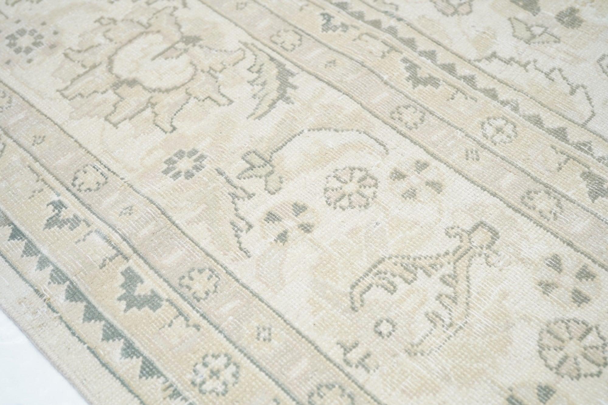 XX secolo Tappeto persiano Tabriz Vintage 7'9'' x 11'3'' in vendita