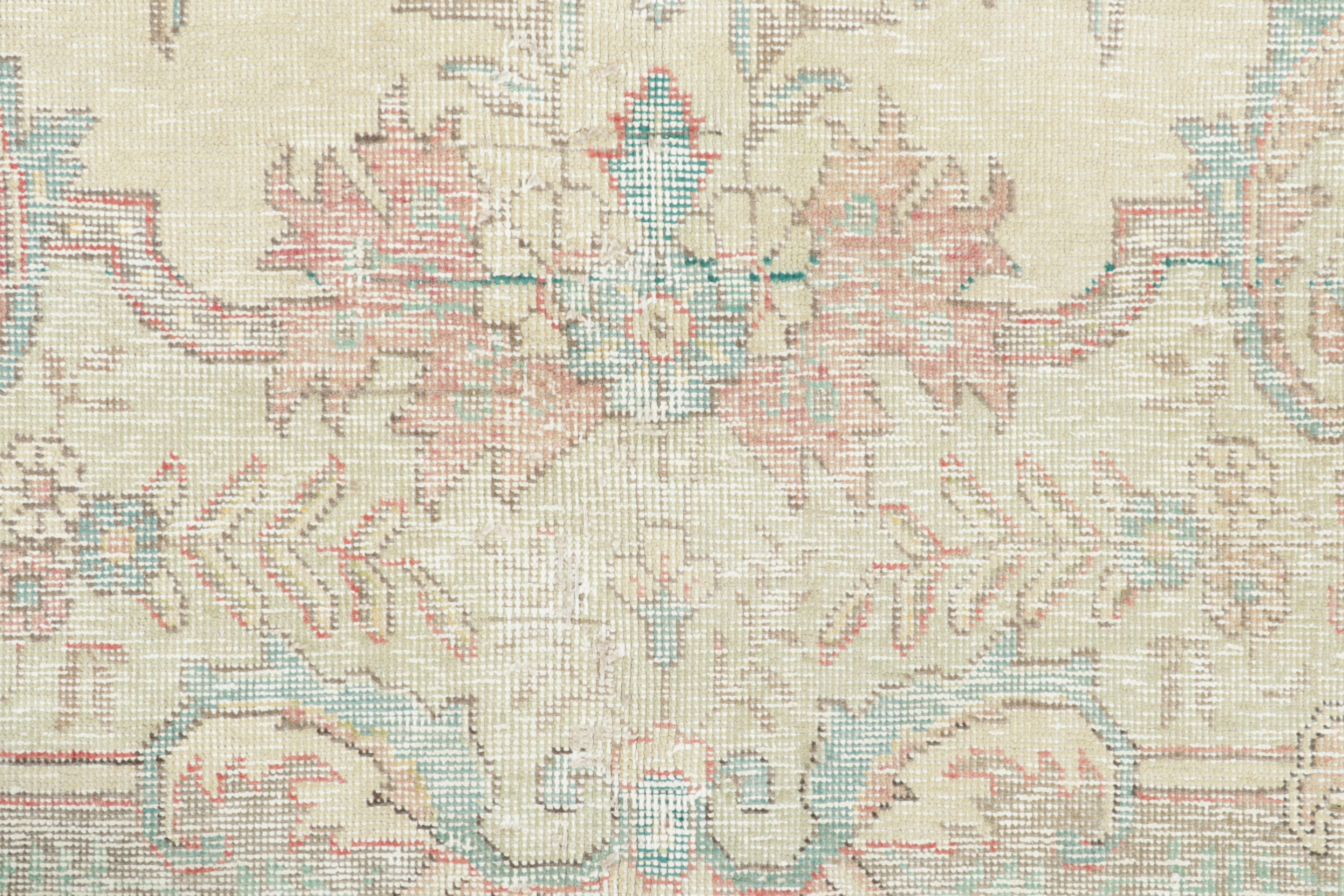 Perse Tapis persan vintage de Tabriz, médaillon blush sur fond crème - Rug & Kilim en vente