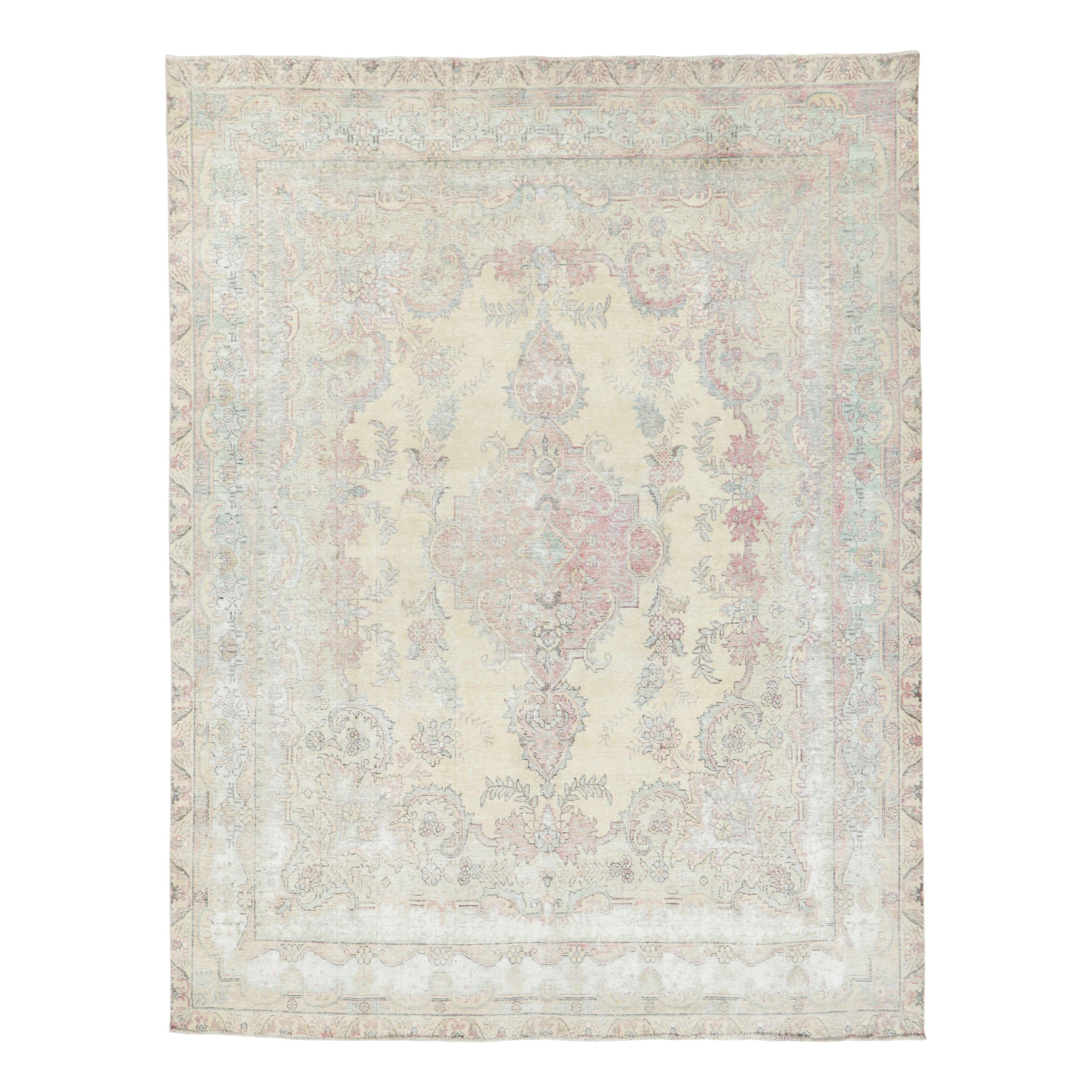 Tapis persan vintage de Tabriz, médaillon blush sur fond crème - Rug & Kilim en vente