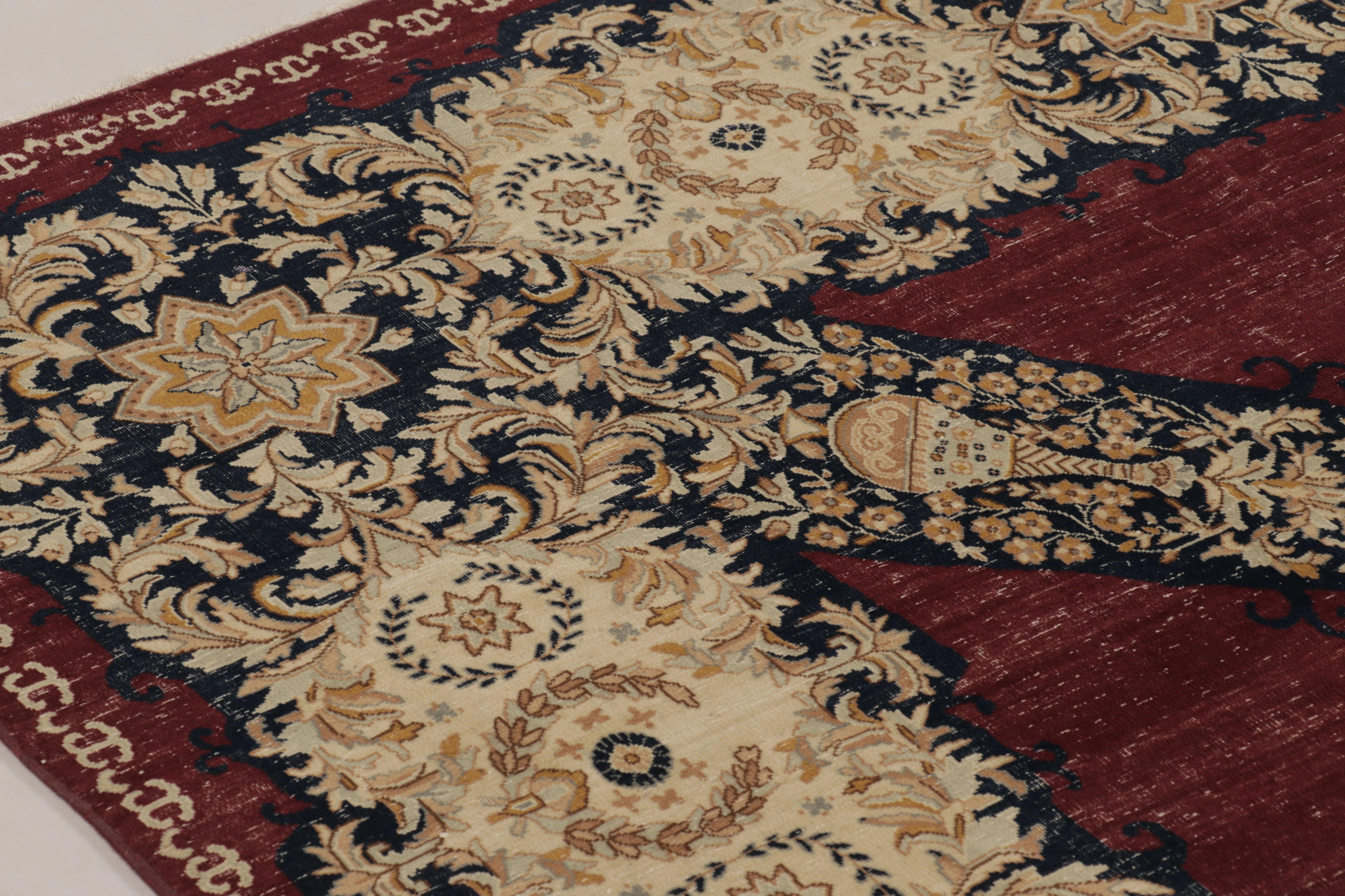 Vintage Persisch Tabriz Teppich, Burgund mit seltenem Blumenmedaillon - Rug & Kilim im Zustand „Gut“ im Angebot in Long Island City, NY