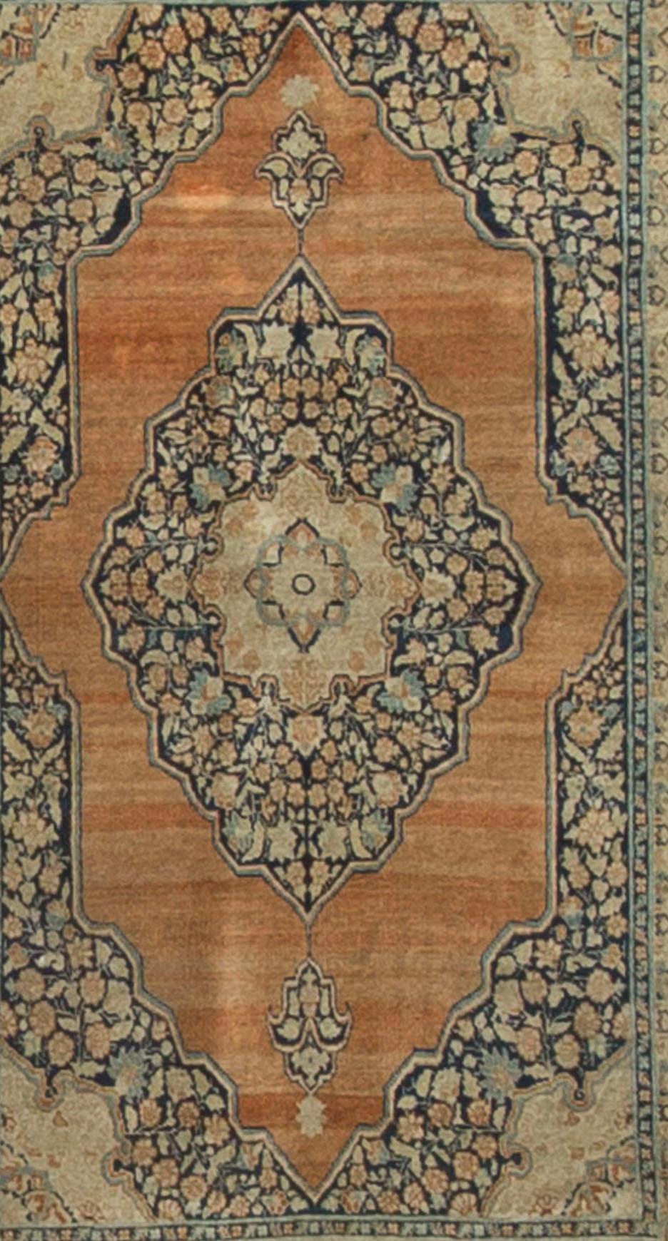 Tissé à la main Tapis persan vintage de Tabriz, vers 1930 en vente
