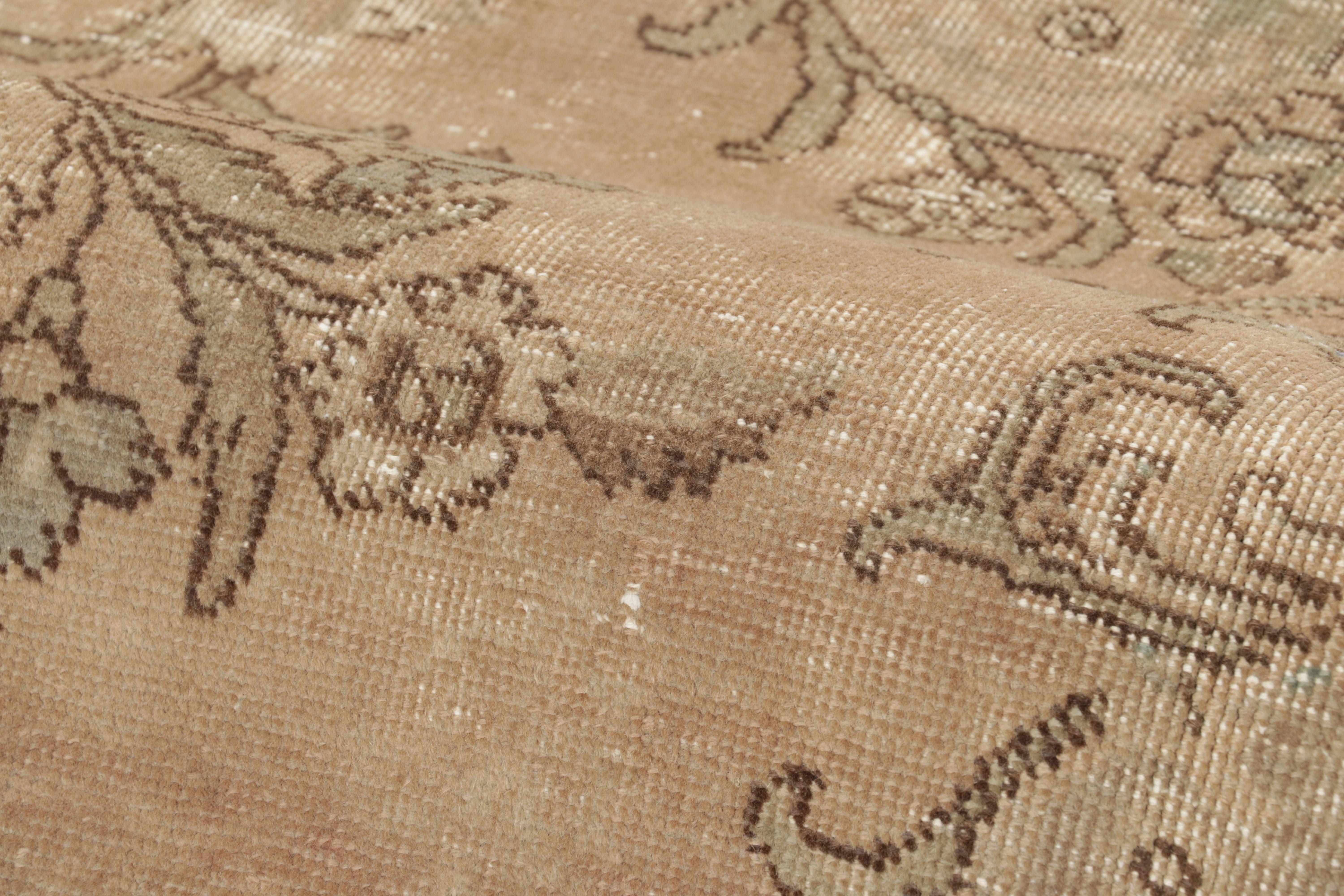 Fin du 20e siècle Vintage Persian Tabriz Rug, Desert Wash Medallion in Beige and Brown Rug & Kilim en vente