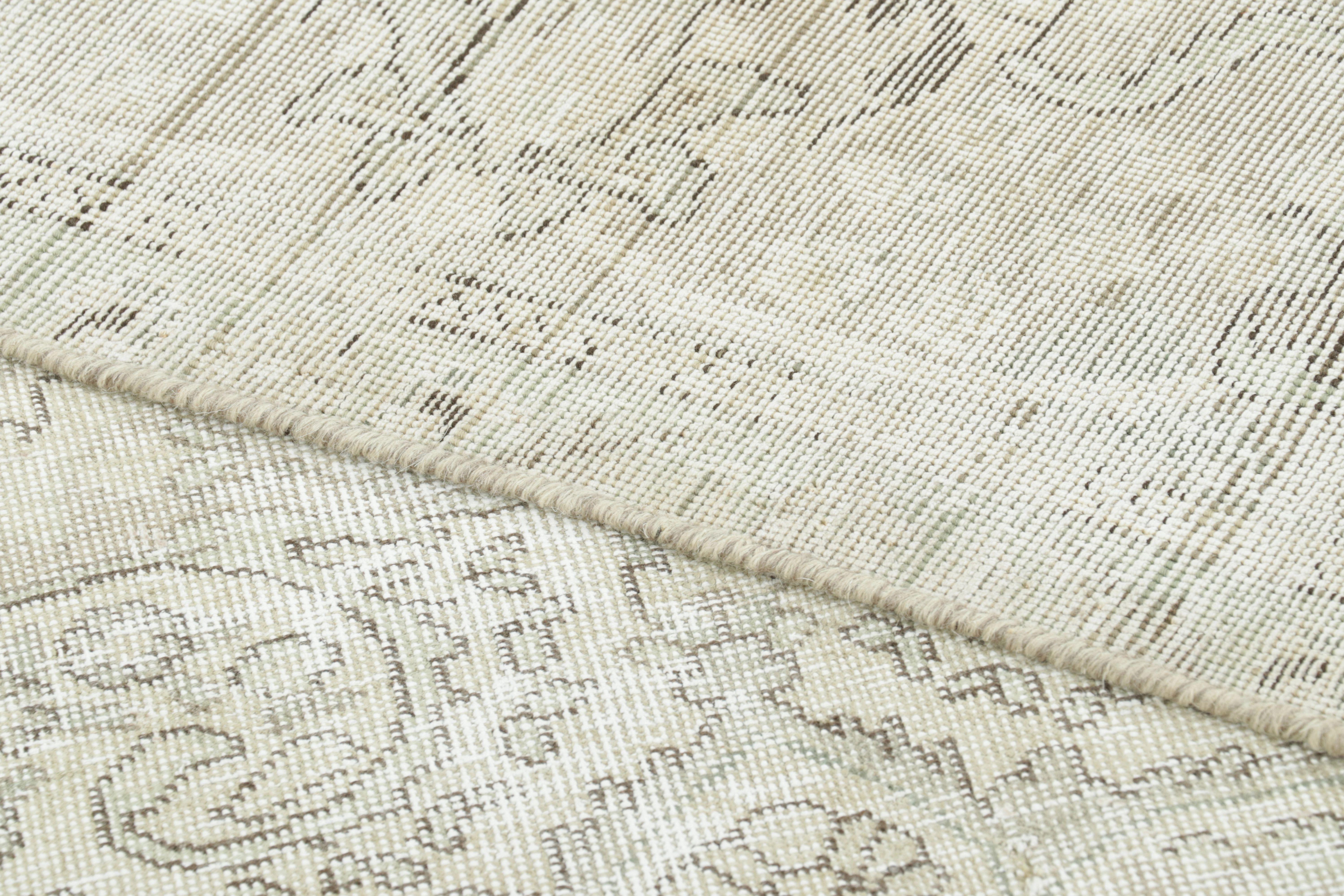 Fin du 20e siècle Tapis persan vintage Tabriz, médaillon éthéré en ivoire et gris - Rug & Kilim en vente