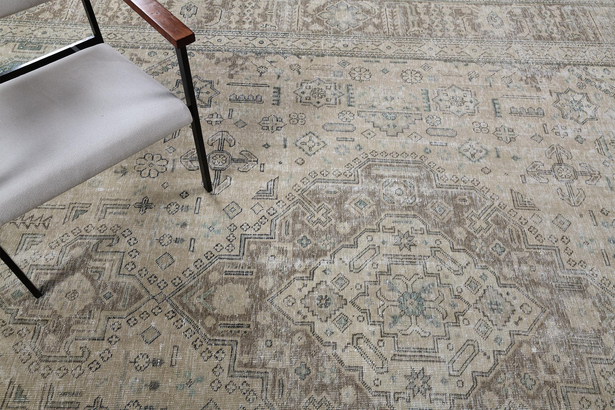 Tappeto persiano Tabriz vintage in vendita 4