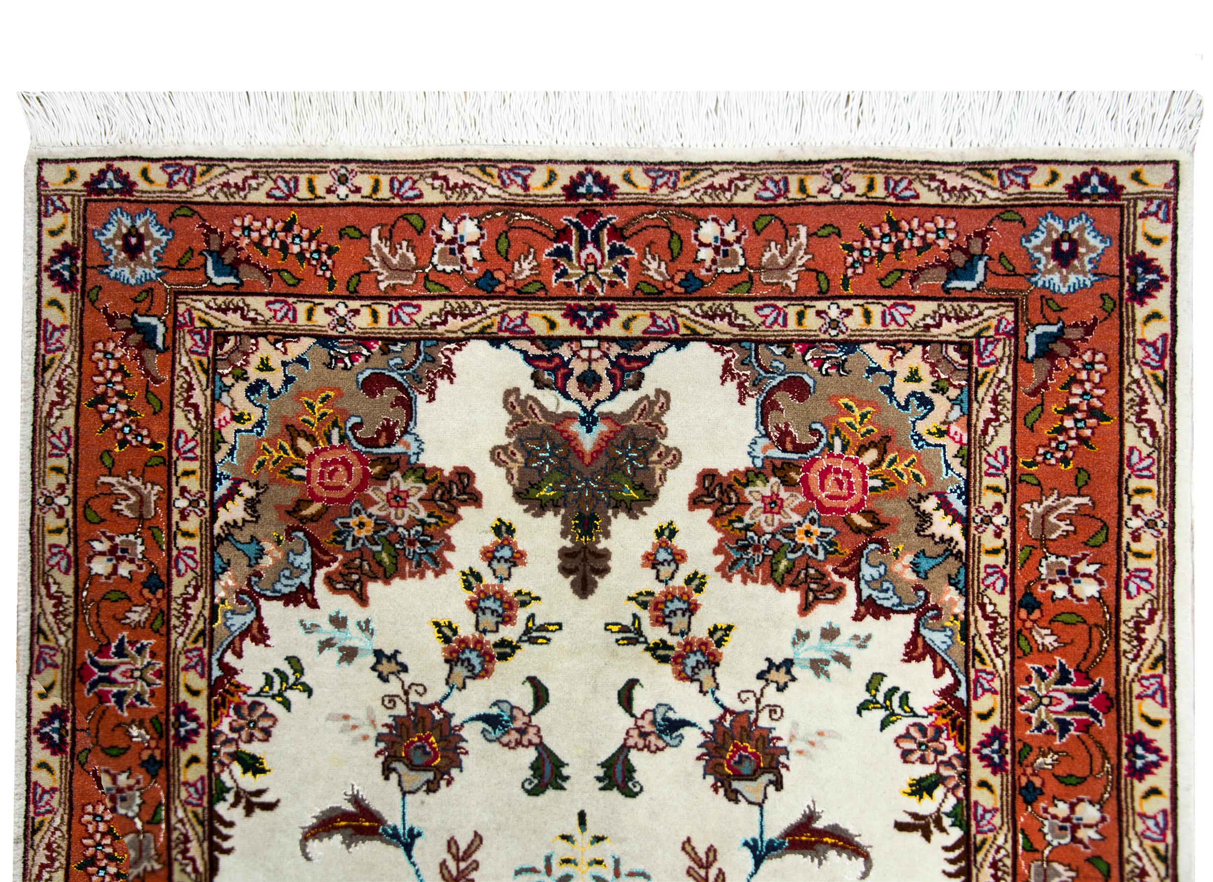 Alter persischer Täbris-Teppich im Angebot 2