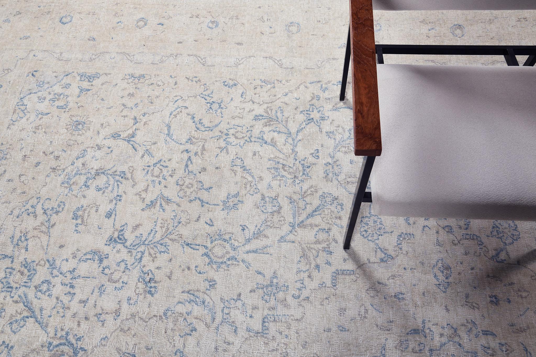 Alter persischer Täbris-Teppich (Handgeknüpft) im Angebot