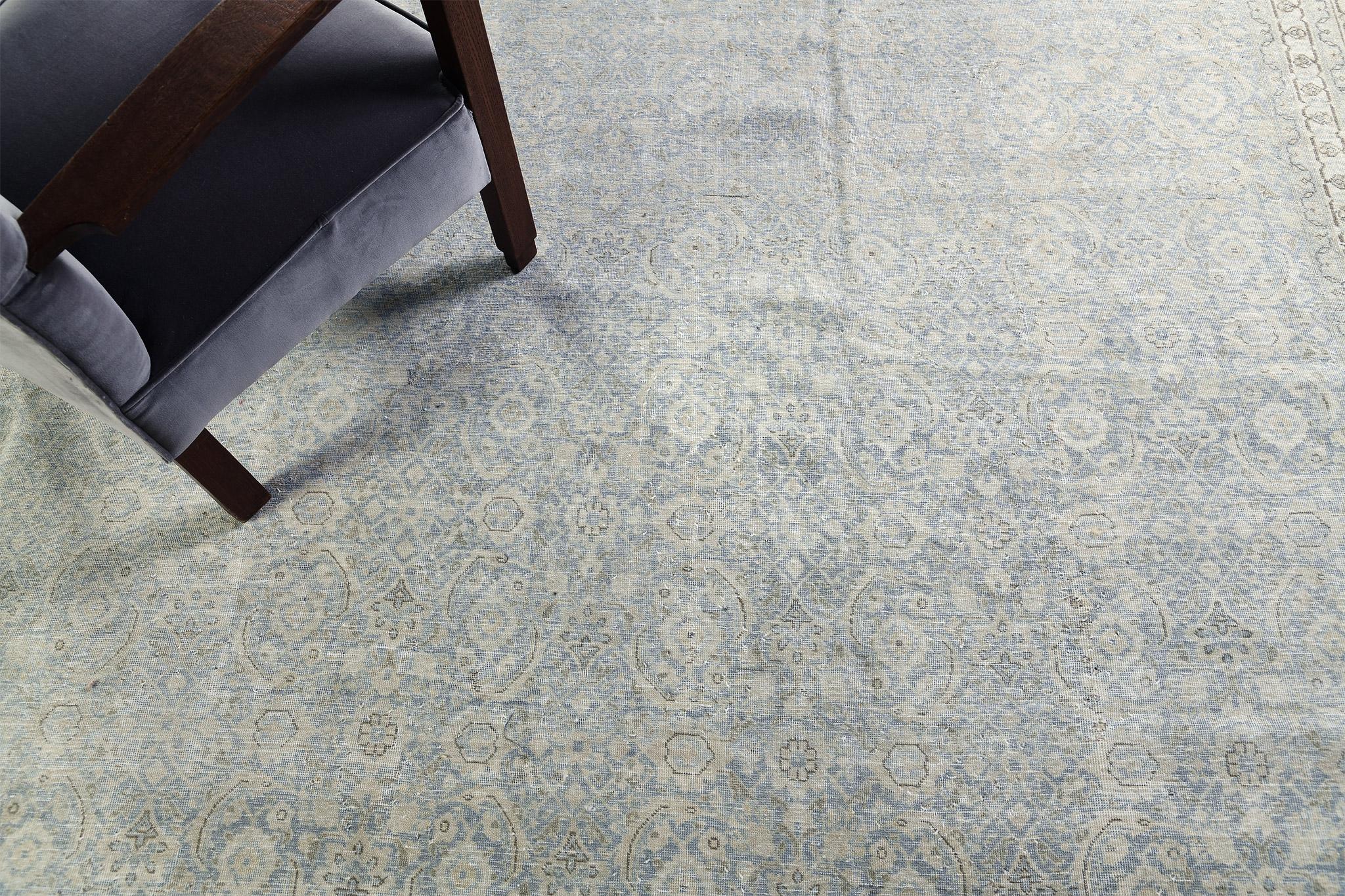 Vintage Persian Tabriz Rug In Good Condition For Sale In WEST HOLLYWOOD, CA